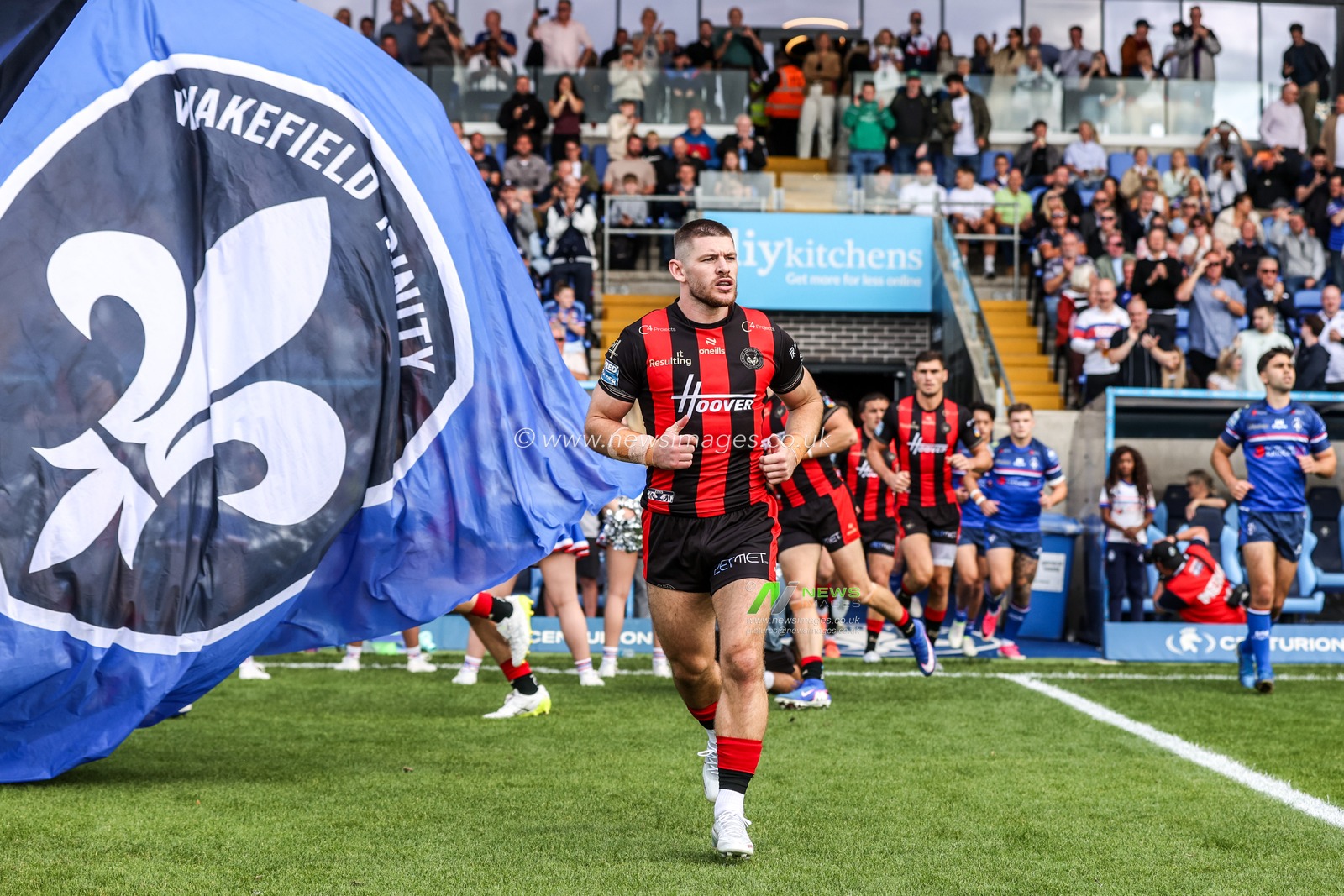 Danny Walker of Warrington Wolves comes out for the game during the Betfred Super League round 26 match Wakefield Trinity vs Warrington Wolves at DIY Kitchens Stadium, Wakefield, United Kingdom on 05 September 2026

(Photo by Alfie Cosgrove/News Images)