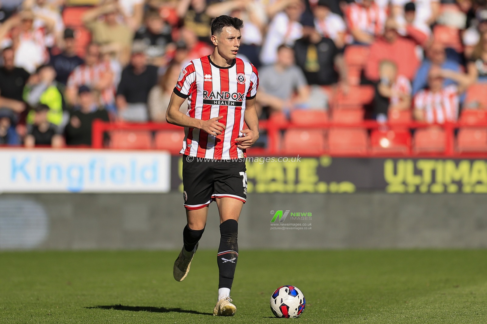Anel Ahmedhodzic #15 of Sheffield United runs with the ball during the Sky Bet Championship match Sheffield United vs Wigan Athletic at Bramall Lane, Sheffield, United Kingdom, 7th April 2023

(Photo by Conor Molloy/News Images)