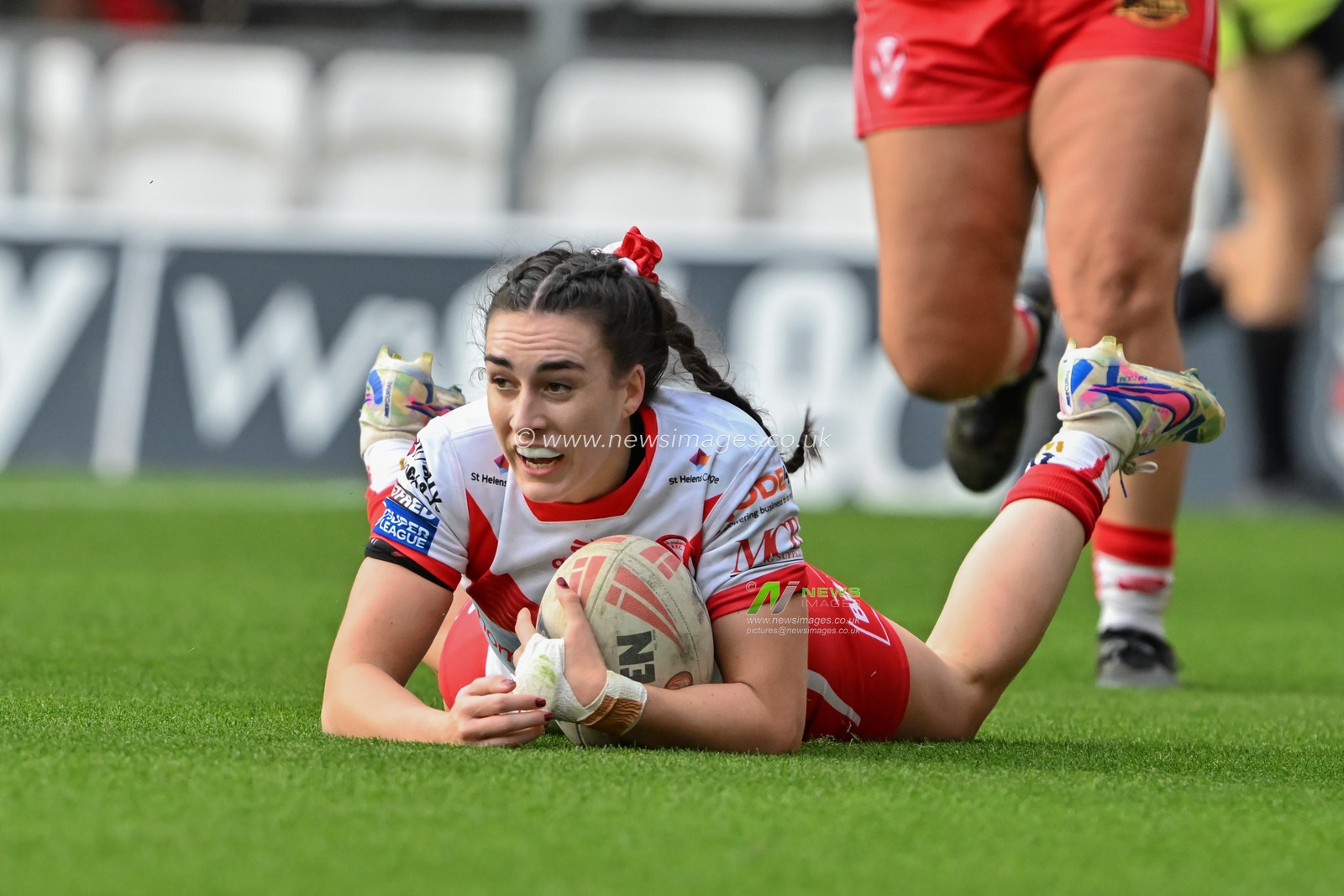 Leah Burke of St. Helens goes over for a try to make it 48-0 St. Helens during the Betfred Women's Super League match St Helens women v Barrow Raiders Ladies at Totally Wicked Stadium, St Helens, United Kingdom, 13th September 2024

(Photo by Cody Froggatt/News Images)