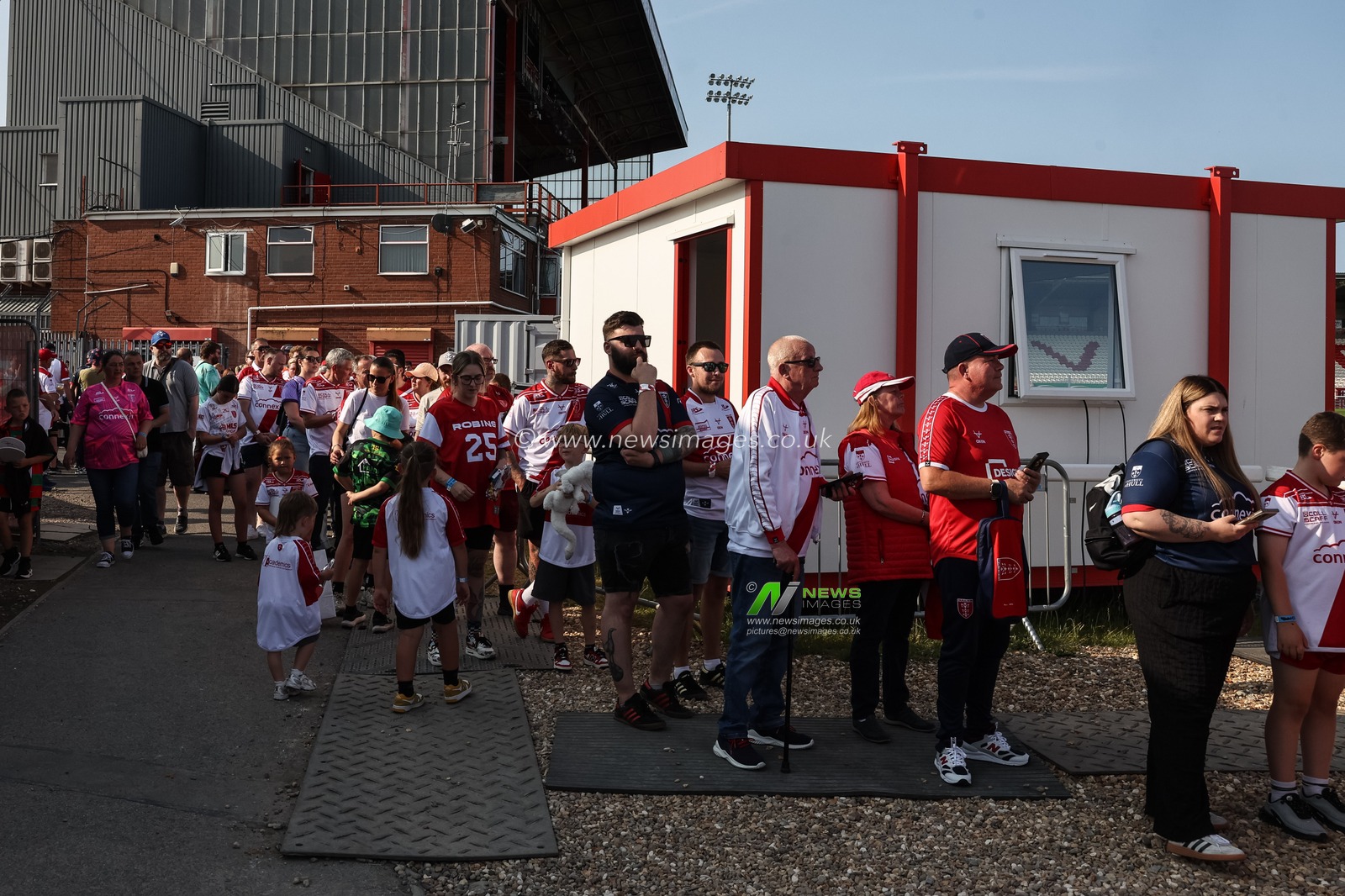 Hull KR fans line up for selfies with The Challenge Cup after Hull KR won the previous weekend during the Betfred Super League Round 14 Hull KR vs Catalans Dragons at Sewell Group Craven Park, Kingston upon Hull, United Kingdom, 13th June 2025

(Photo by Mark Cosgrove/News Images)