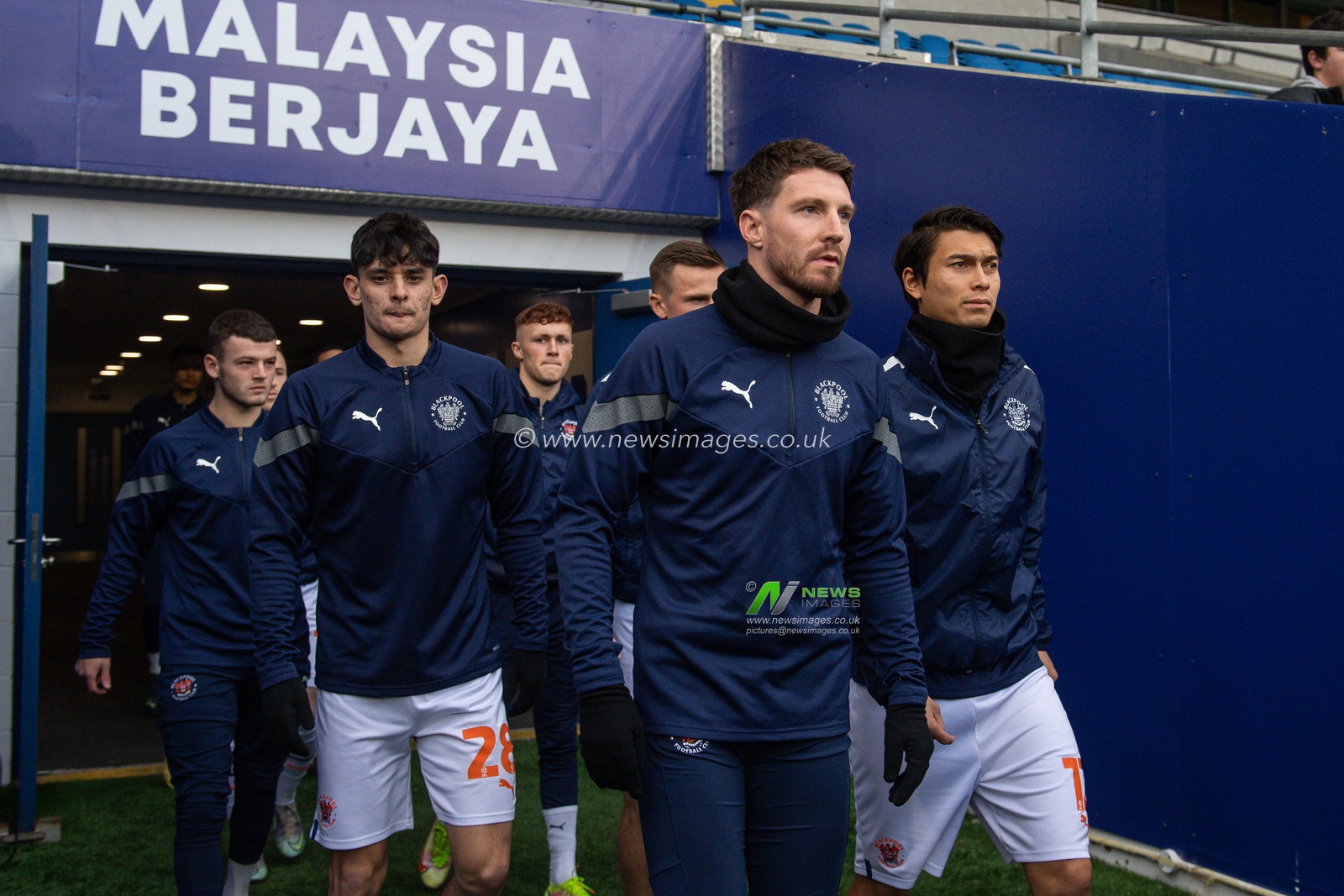 Blackpool players come out for the pre-game warmup ahead of the Sky Bet Championship match Cardiff City vs Blackpool at Cardiff City Stadium, Cardiff, United Kingdom, 17th December 2022

(Photo by Craig Thomas/News Images)