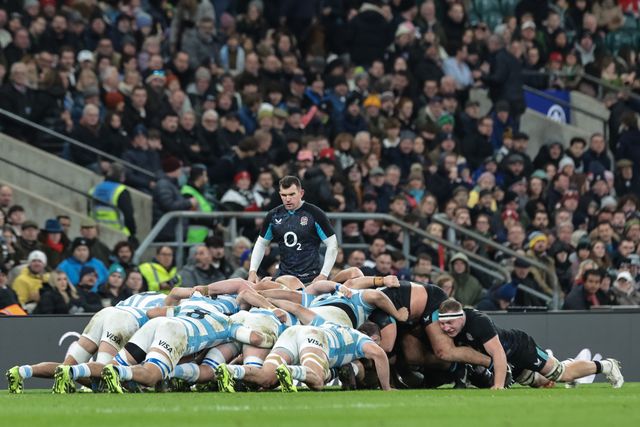 Ben Spencer of England looks over the scrum during the Quilter Nations Series 2025 match England vs Argentina at Allianz Stadium, Twickenham, United Kingdom, 23rd November 2025

(Photo by Mark Cosgrove/News Images)

*** GER AUT SUI OUT ***
