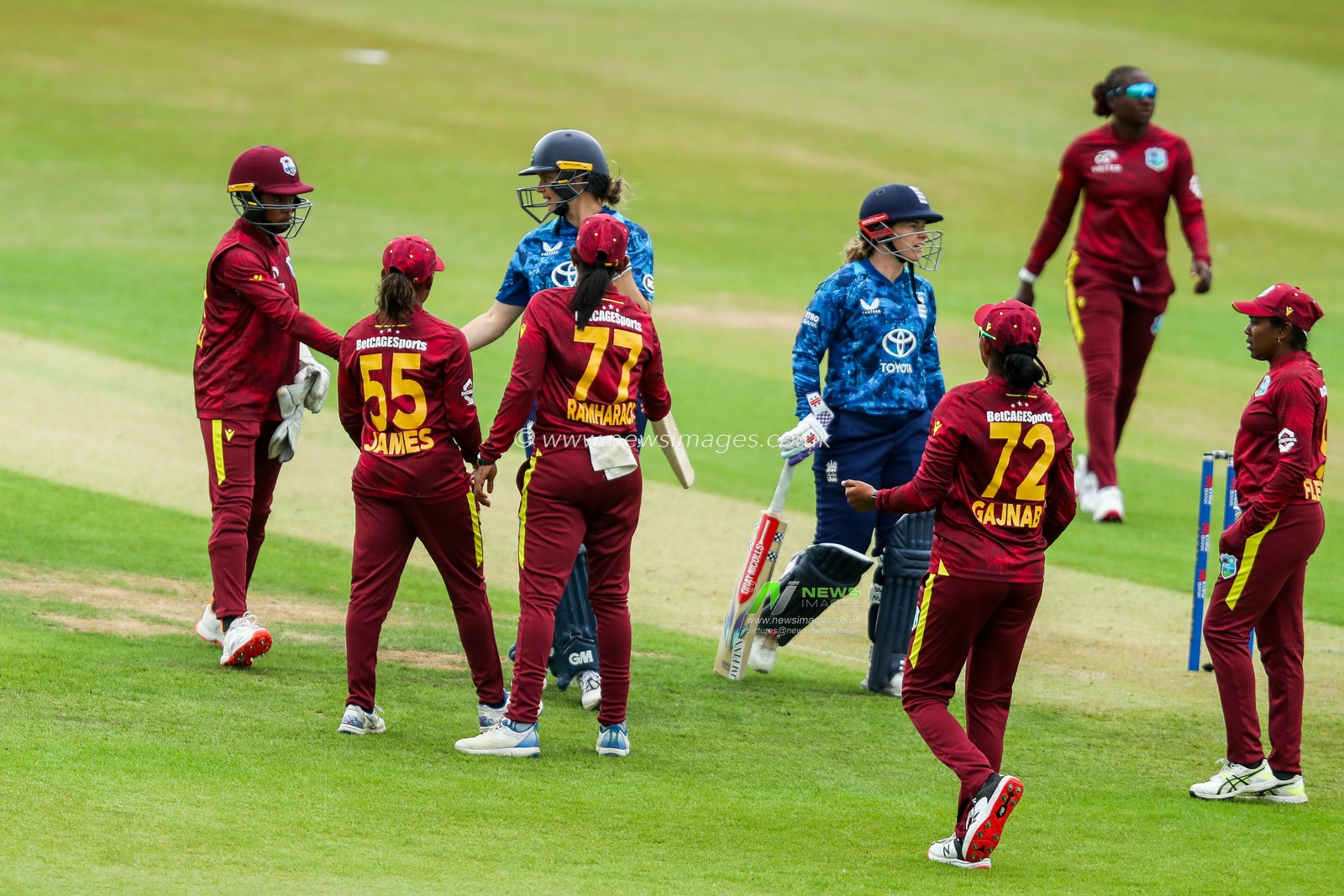 Amy Jones of England Women is acknowledged by West Indies Women for her career best after being dismissed during the 2nd Metro Bank ODI Day International England Women v West Indies Women at Uptonsteel County Ground, Leicester, United Kingdom, 4th June 2025

(Photo by Izzy Poles/News Images)