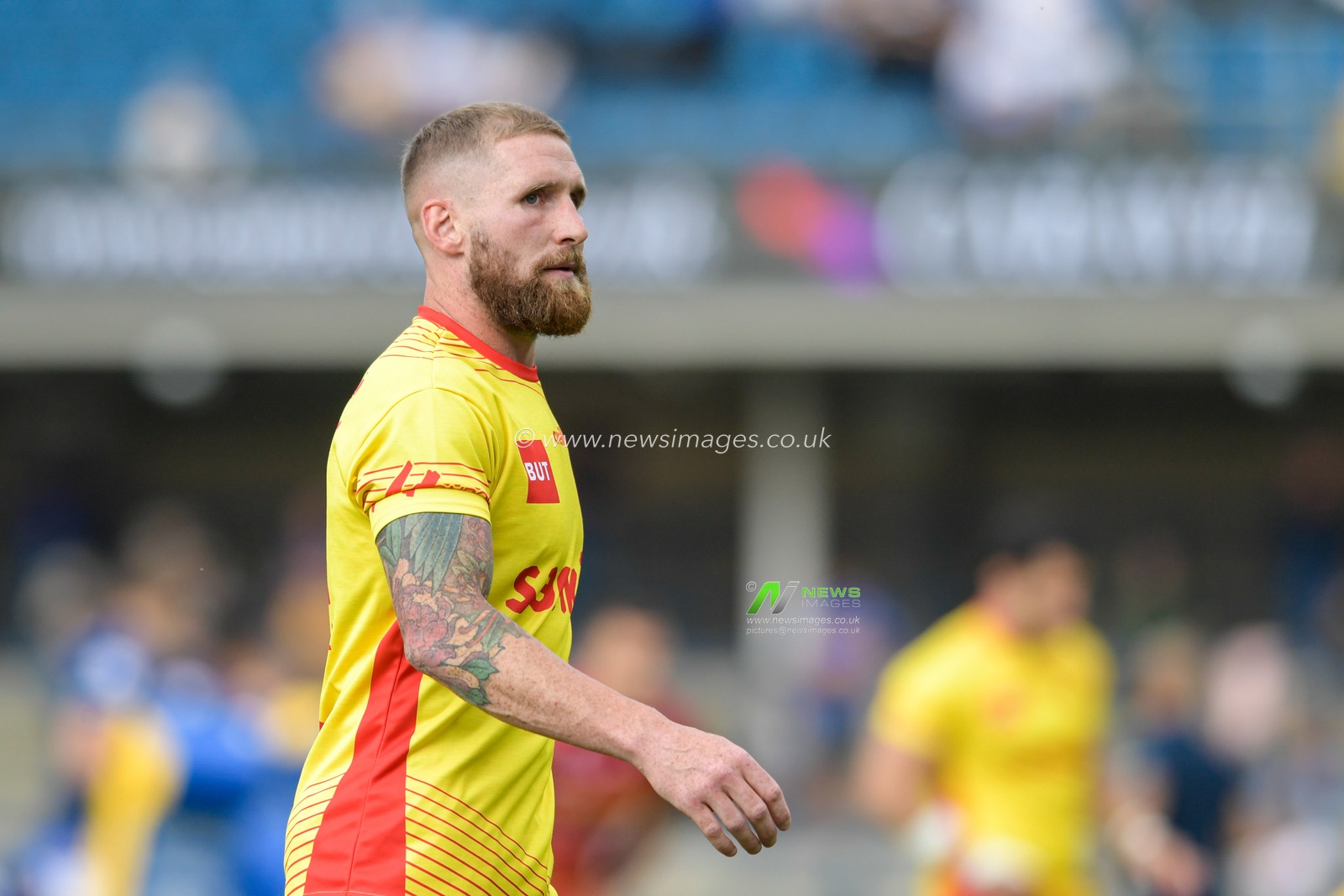 Sam Tomkins (29) of Catalans Dragons during the warm up