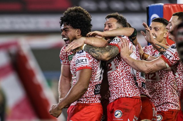 Alec Tuitavake of Leigh Leopards celebrates his try making it 24-4 during the Betfred Super League play-off Eliminator 1 match Leigh Leopards vs Wakefield Trinity at Progress With Unity Stadium, Leigh, United Kingdom, 26th September 2025

(Photo by Alfie Cosgrove/News Images)