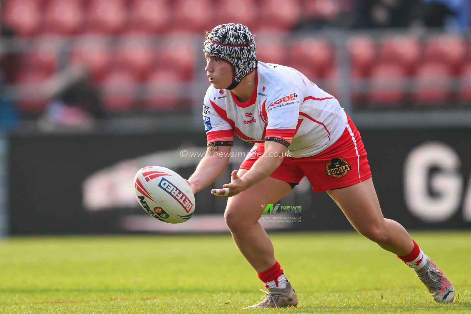 Katie Mottershead of St Helens passes the ball during the Betfred Women's Super League match St Helens vs Wigan Warriors at Totally Wicked Stadium, St Helens, United Kingdom, 31st May 2024

(Photo by Craig Thomas/News Images)