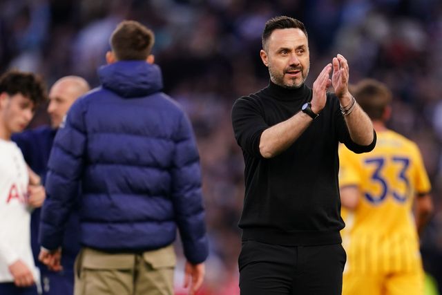 Roberto De Zerbi manager of Tottenham Hotspur applauds home support at full time during the Premier League match Tottenham Hotspur vs Brighton & Hove Albion at Tottenham Hotspur Stadium, London, United Kingdom on 18 April 2026

(Photo by Harvey Murphy/News Images)