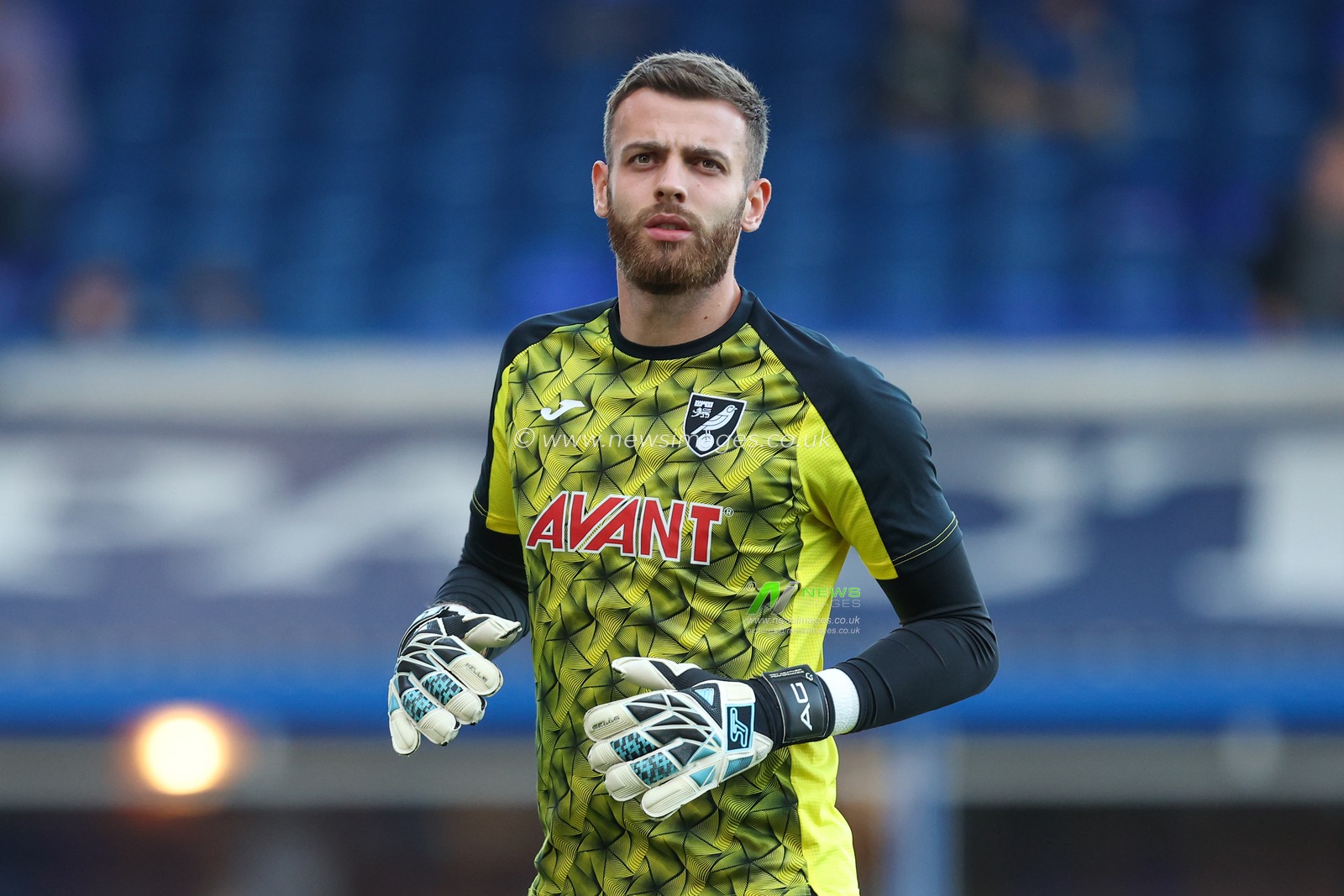 Angus Gunn #28 of Norwich City warms up ahead of the game against Birmingham City