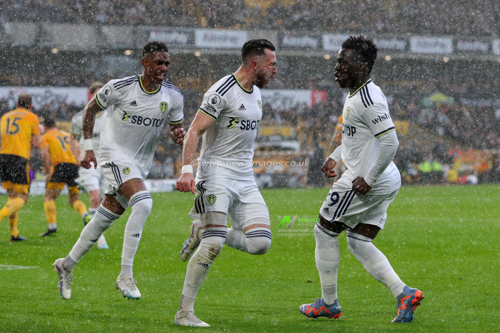 Jack Harrison #11 of Leeds United celebrates his goal with Wilfried Gnonto and makes the score 0-1 during the Premier League match Wolverhampton Wanderers vs Leeds United at Molineux, Wolverhampton, United Kingdom, 18th March 2023

(Photo by James Heaton/News Images)
