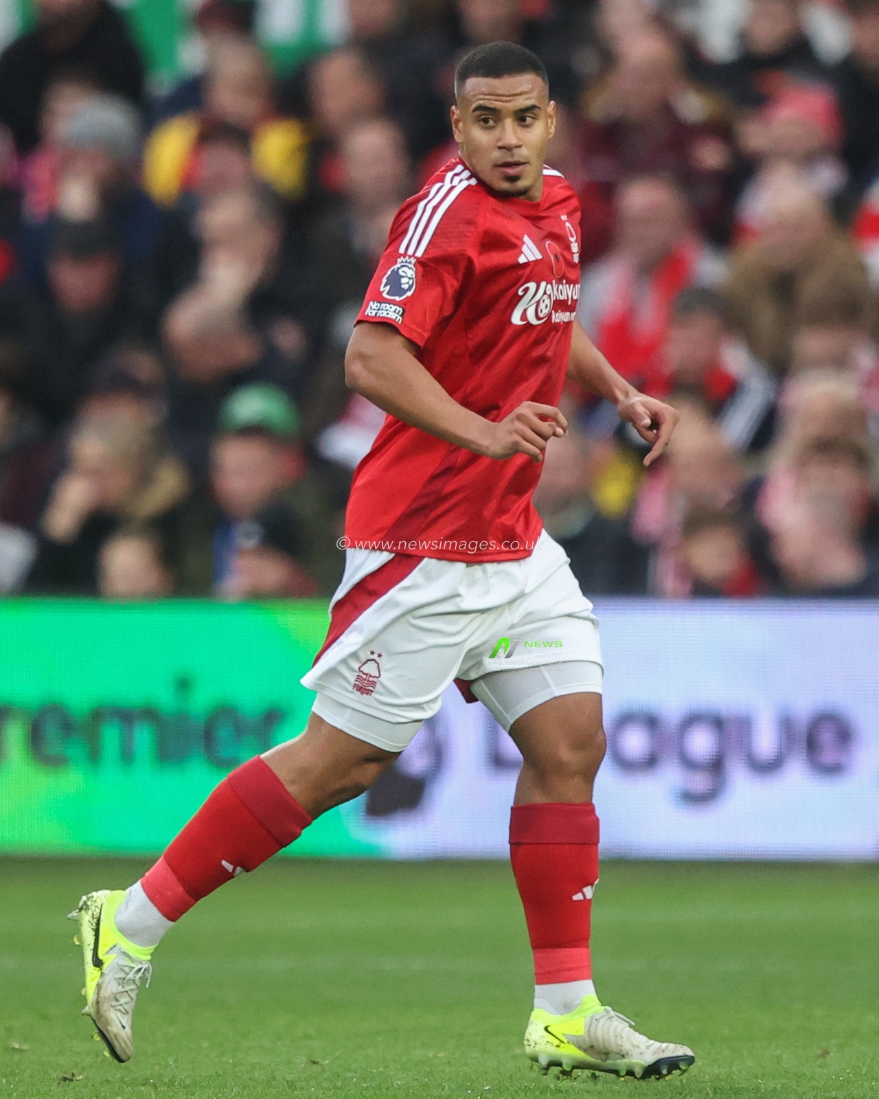 Murillo Santiago of Nottingham Forest during the Premier League match Nottingham Forest vs West Ham United at City Ground, Nottingham, United Kingdom, 2nd November 2024

(Photo by Alfie Cosgrove/News Images)