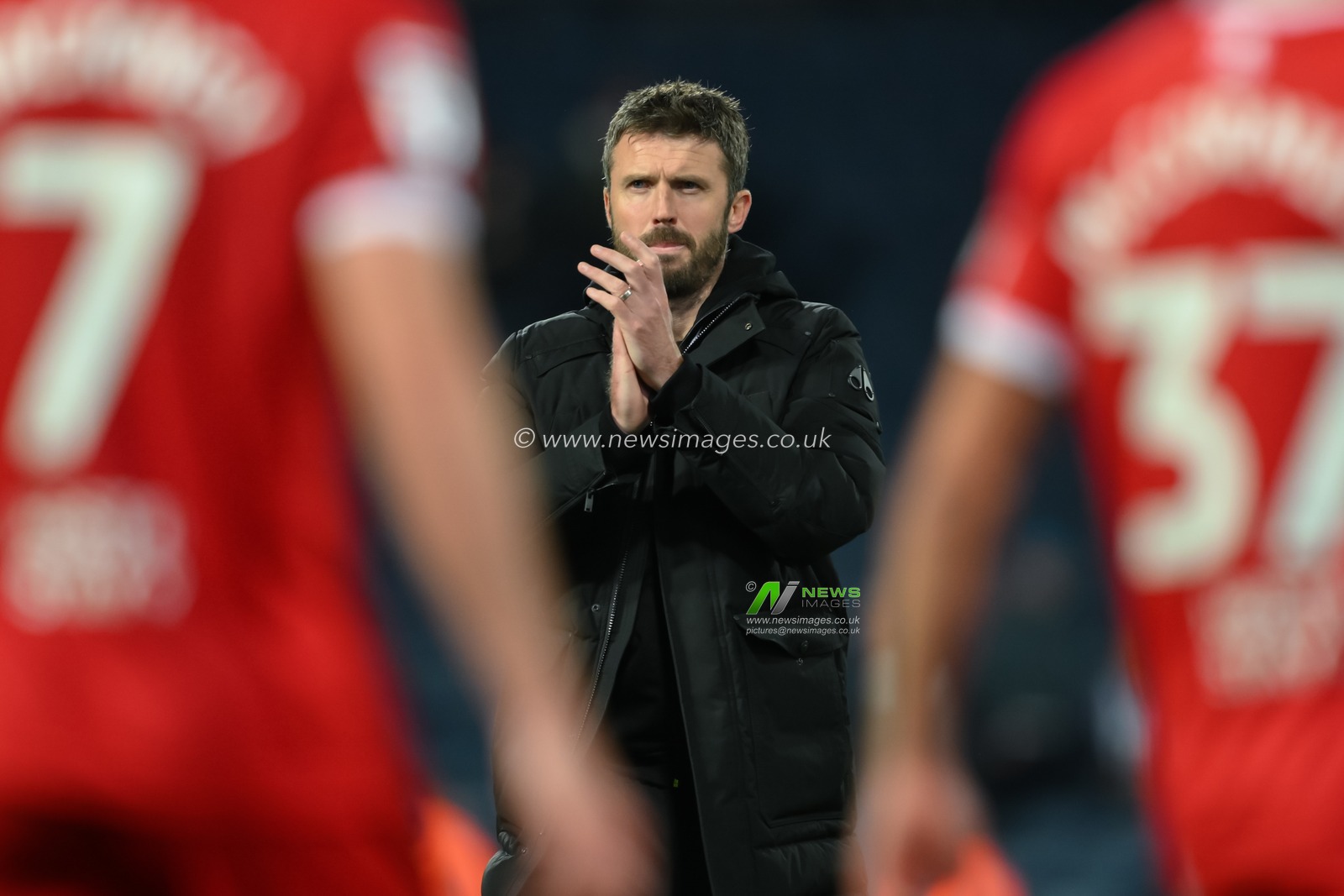 Michael Carrick Manager of Middlesbrough applauds fans at full time during the Sky Bet Championship match West Bromwich Albion vs Middlesbrough at The Hawthorns, West Bromwich, United Kingdom, 1st October 2024

(Photo by Craig Thomas/News Images)