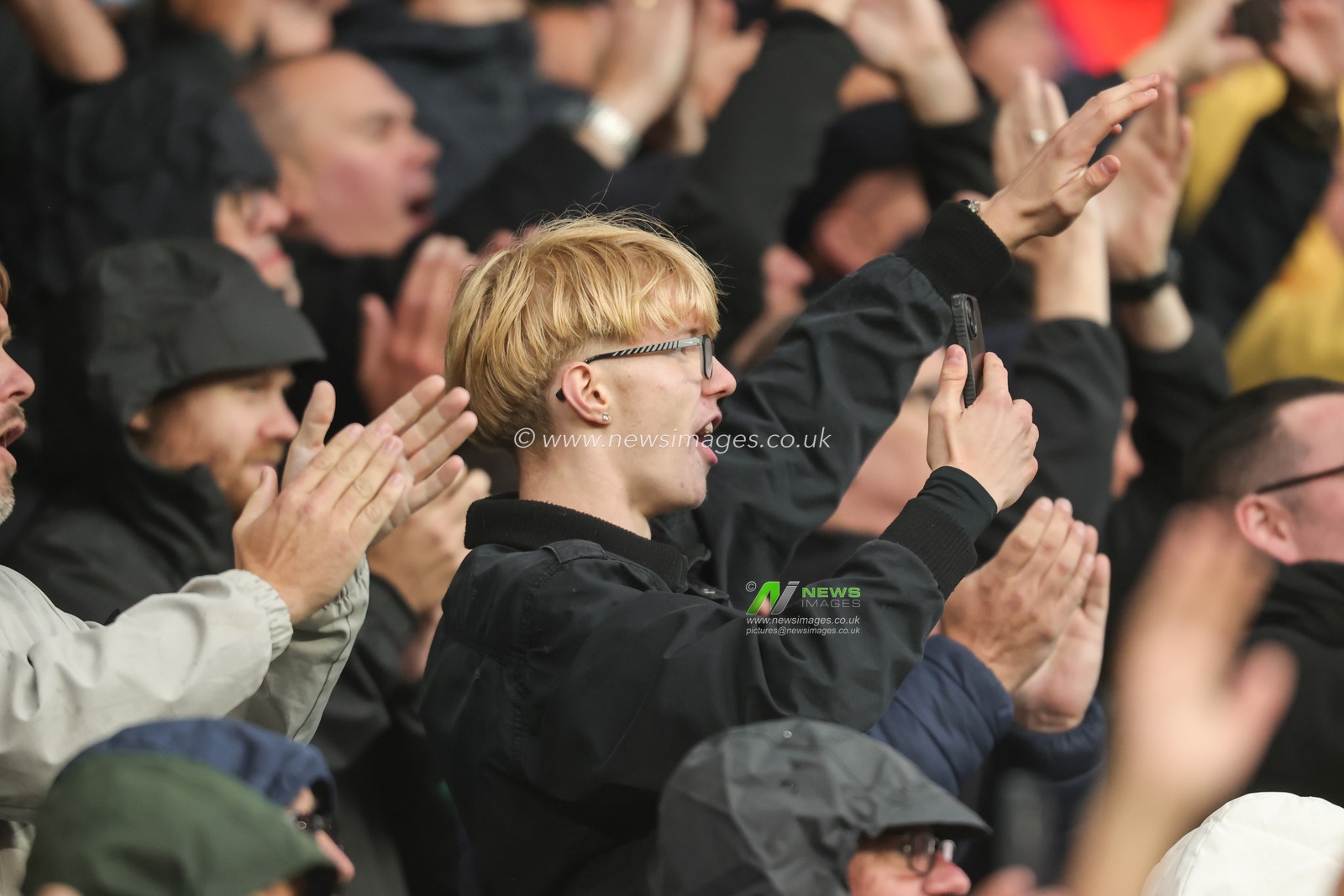 Tottenham Hotspur fans during the Premier League match Leeds United vs Tottenham Hotspur at Elland Road, Leeds, United Kingdom, 4th October 2025

(Photo by Richard Bierton/News Images)