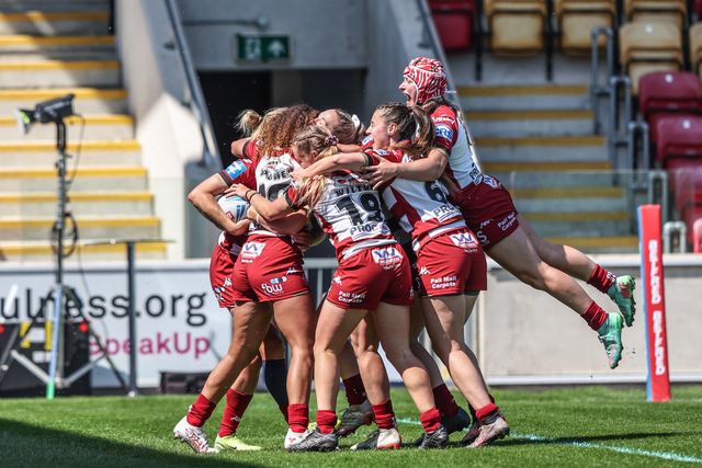 Anna Davies of Wigan Warriors celebrates her try during the Betfred Women's Challenge Cup Cup Semi-final match Leeds Rhinos vs Wigan Warriors at LNER Community Stadium, York, United Kingdom, 10th May 2025

(Photo by Alfie Cosgrove/News Images)