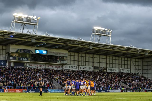 Warrington have a group huddle during the Betfred Super League round 13 match Warrington Wolves vs Hull FC at The Halliwell Jones Stadium, Warrington, United Kingdom on 05 June 2026

(Photo by Alfie Cosgrove/News Images)