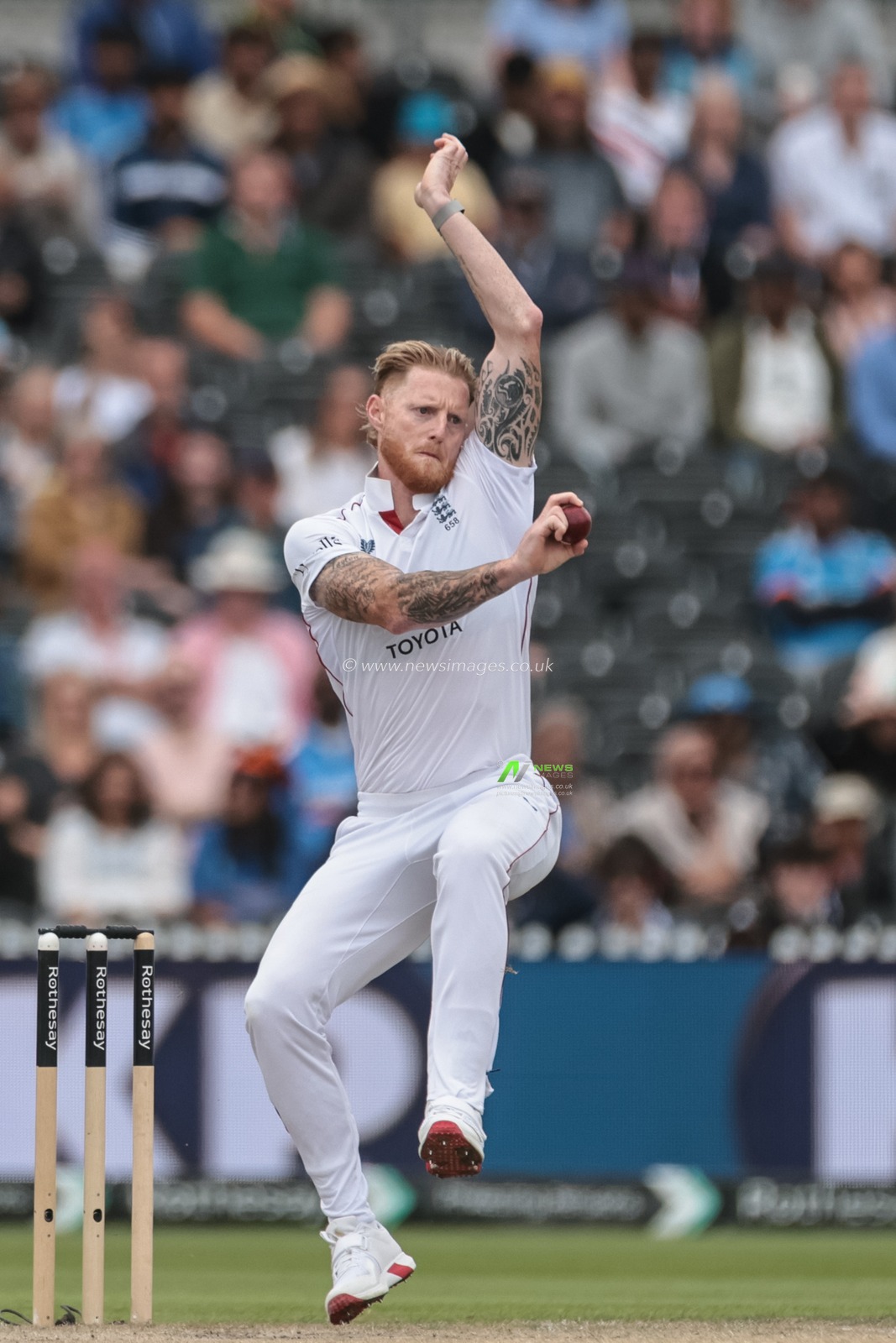 England captain Ben Stokes delivers the ball during the 4th Rothesay Test Match Day 5 England vs India at Old Trafford Cricket Ground, Manchester, United Kingdom, 27th July 2025

(Photo by Mark Cosgrove/News Images)