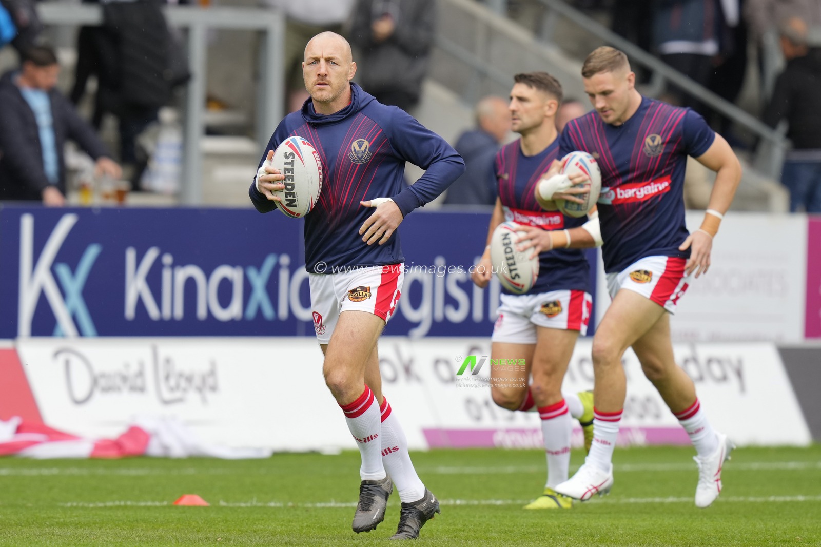 James Roby #9 of St. Helens playing in his final home game for the Saints in the Betfred Super League Eliminator match St Helens vs Warrington Wolves at Totally Wicked Stadium, St Helens, United Kingdom, 30th September 2023

(Photo by Steve Flynn/News Images)