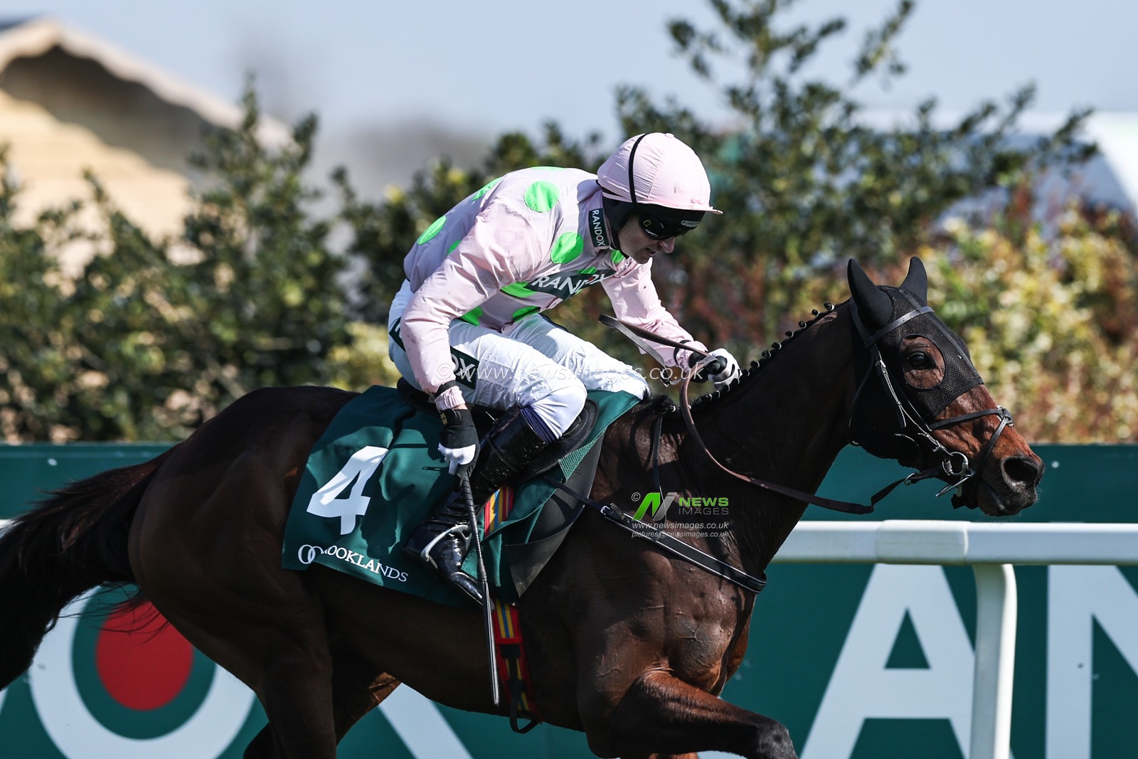 Gaelic Warrior ridden by Mr Patrick W Mullins closes down on the finish line in the Brooklands Golden Miller Chronograph Bowl Chase during the Randox Grand National 2025 Day 1 Opening Day at Aintree Racecourse, Liverpool, United Kingdom, 3rd April 2025

(Photo by Mark Cosgrove/News Images)