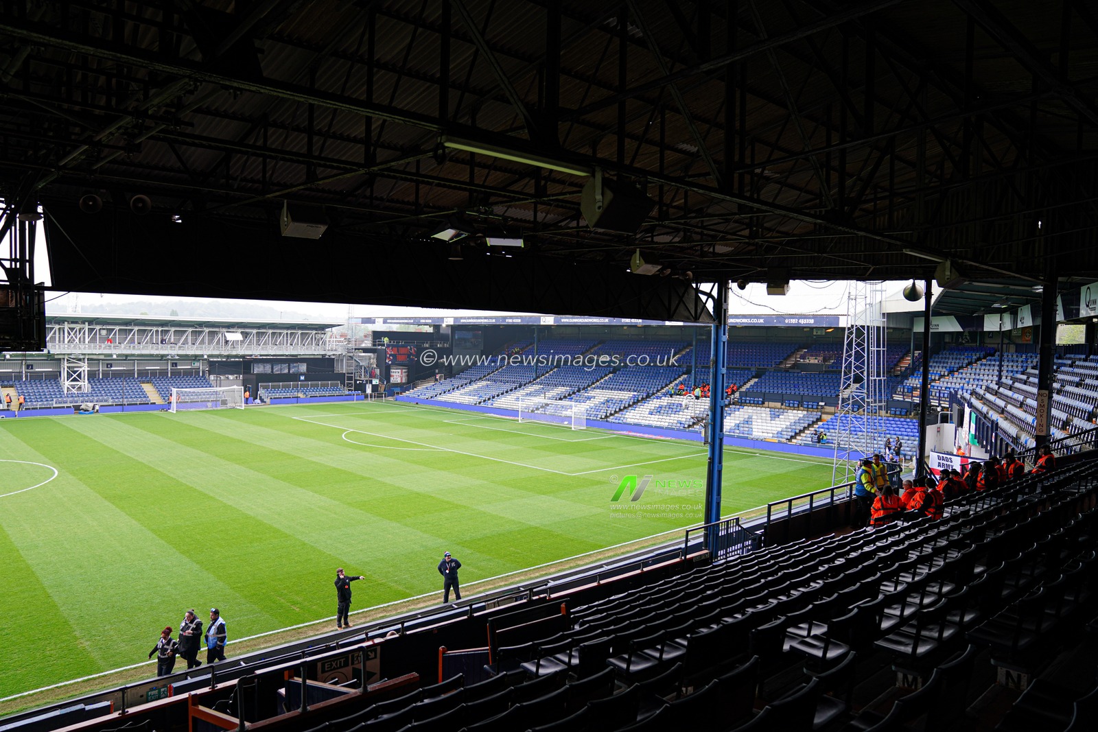 General view of Kenilworth road ahead of the Sky Bet Championship match Luton Town vs Coventry City at Kenilworth Road, Luton, United Kingdom, 26th April 2025

(Photo by Harvey Murphy/News Images)