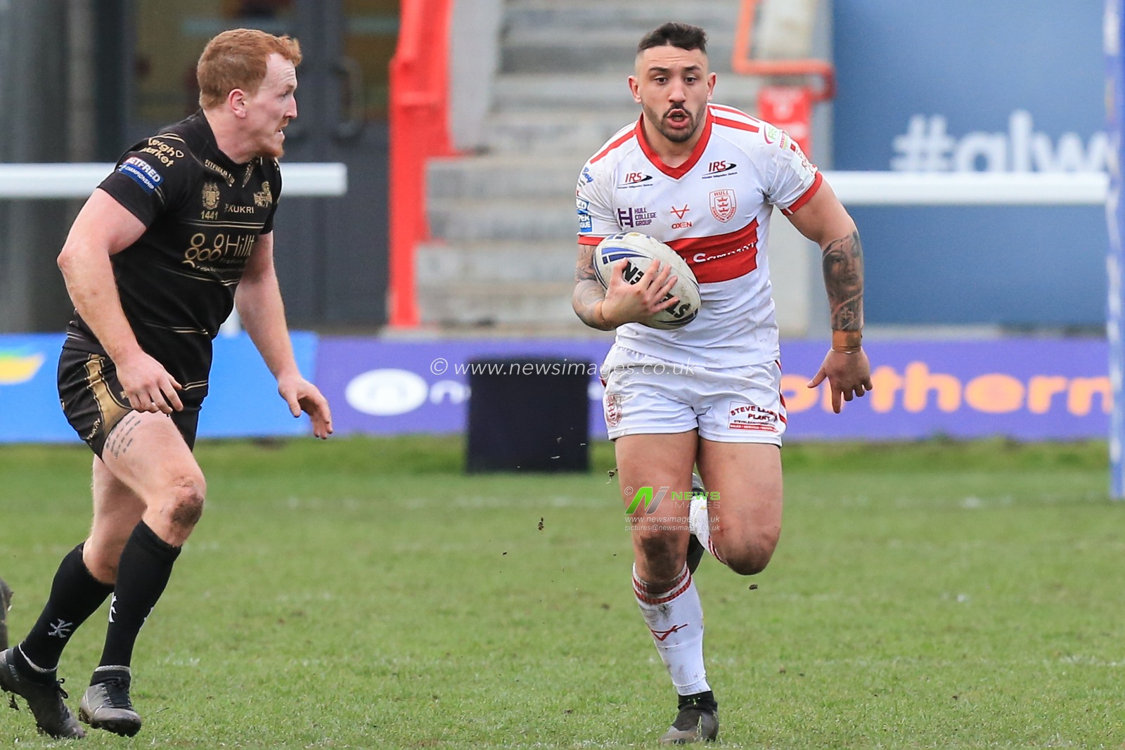 15th March 2020, Hull College Craven Park, Kingston upon Hull, England; Coral Challenge Cup, Round 5, Hull KR v Leigh Centurions : Elliot Minchella (27) of Hull KR runs past Jordan Thompson (15) of Leigh Centurions