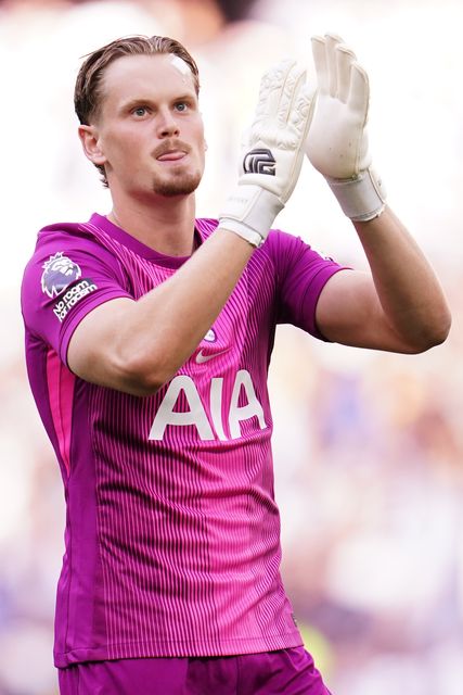 Tottenham Hotspur goalkeeper Antonin Kinsky during the Premier League match Tottenham Hotspur vs Brighton & Hove Albion at Tottenham Hotspur Stadium, London, United Kingdom on 18 April 2026

(Photo by Harvey Murphy/News Images)