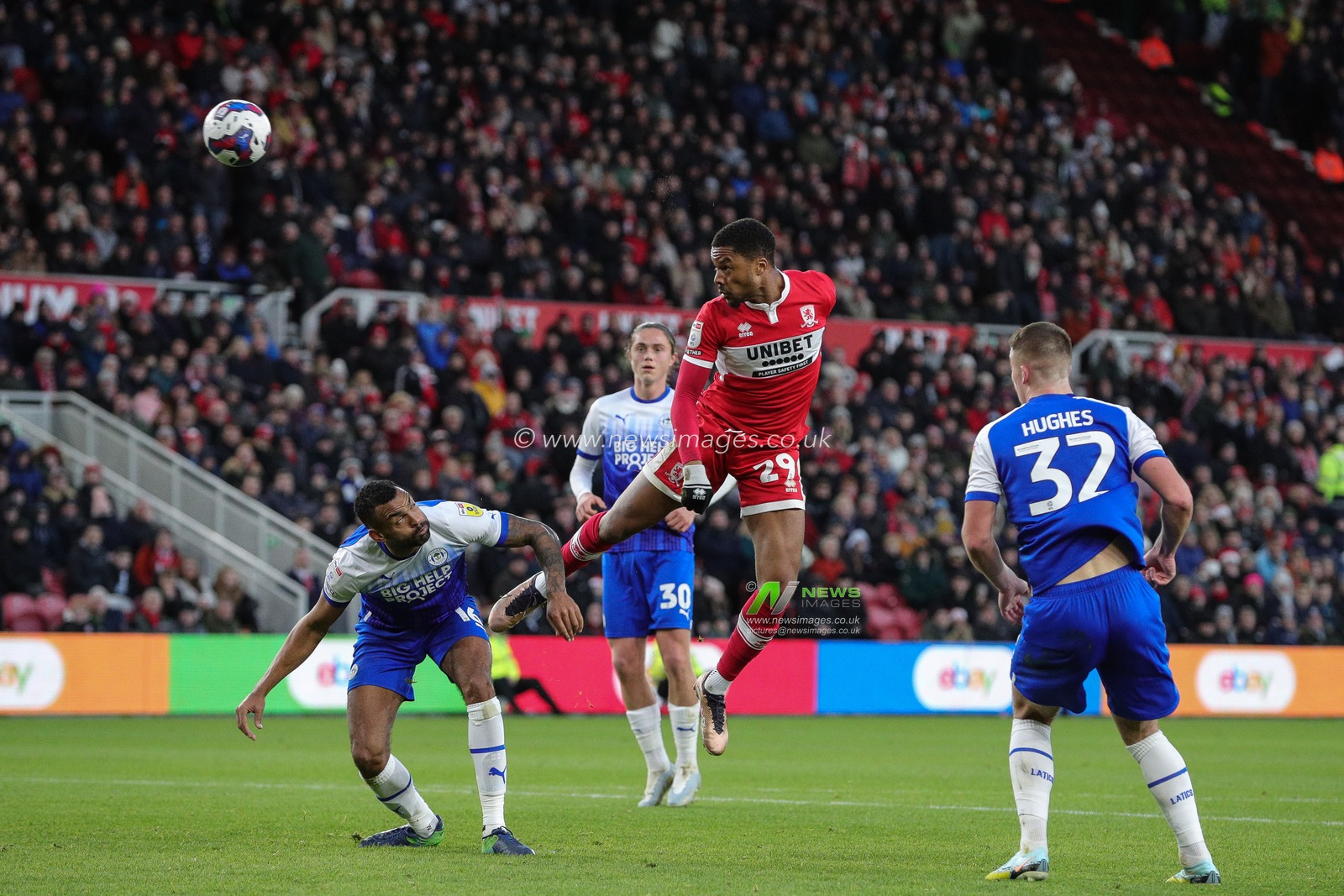 Chuba Akpom #29 of Middlesbrough heads the ball at goal but goes wide during the Sky Bet Championship match Middlesbrough vs Wigan Athletic at Riverside Stadium, Middlesbrough, United Kingdom, 26th December 2022

(Photo by James Heaton/News Images)