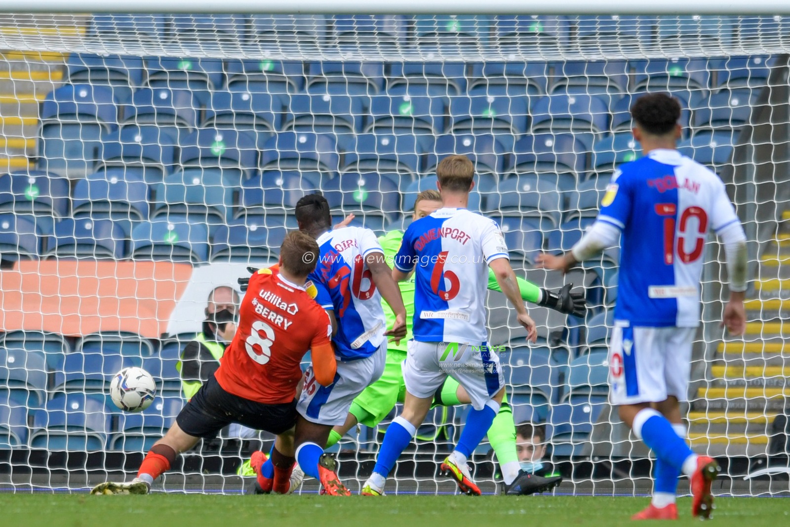 Luke Berry #8 of Luton Town scores a late goal to make it 2-2