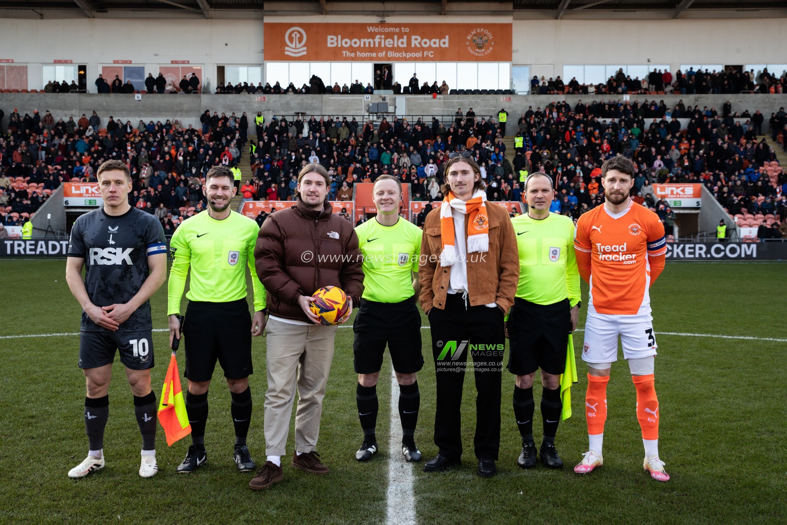 during the Sky Bet League 1 match Blackpool vs Charlton Athletic at Bloomfield Road, Blackpool, United Kingdom, 1st February 2025

(Photo by Gareth Evans/News Images)
