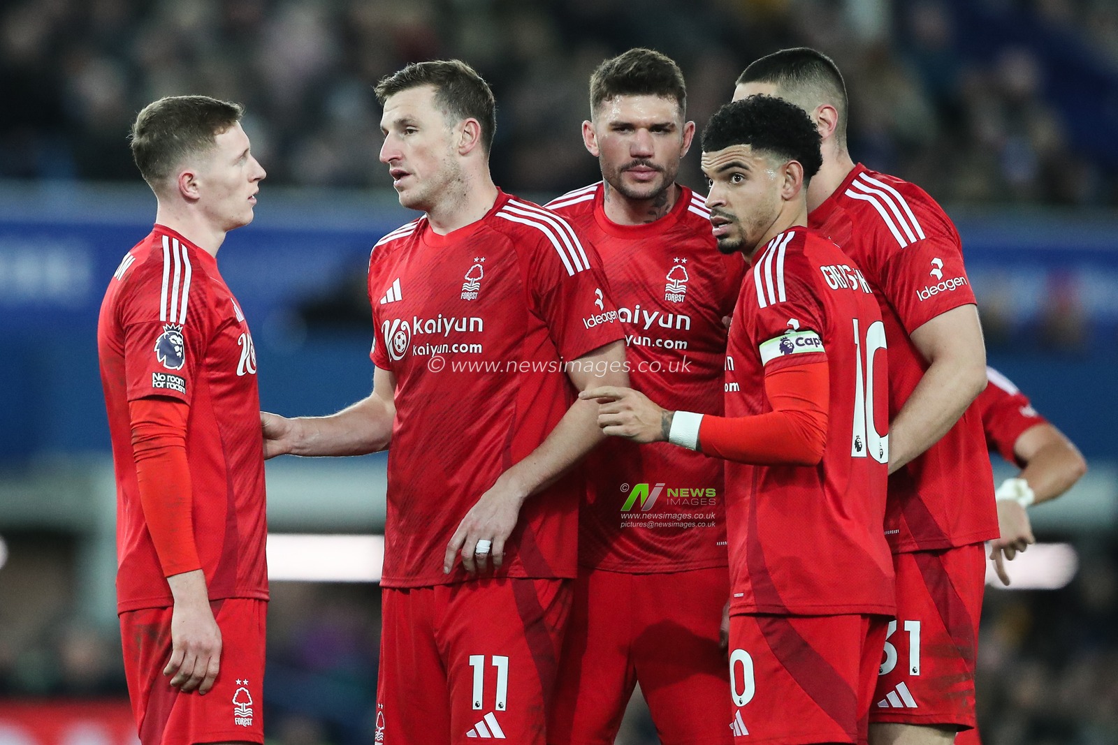 Nottingham Forest players in conversation ahead of a corner kick during the Premier League match Everton vs Nottingham Forest at Goodison Park, Liverpool, United Kingdom, 29th December 2024

(Photo by Gareth Evans/News Images)