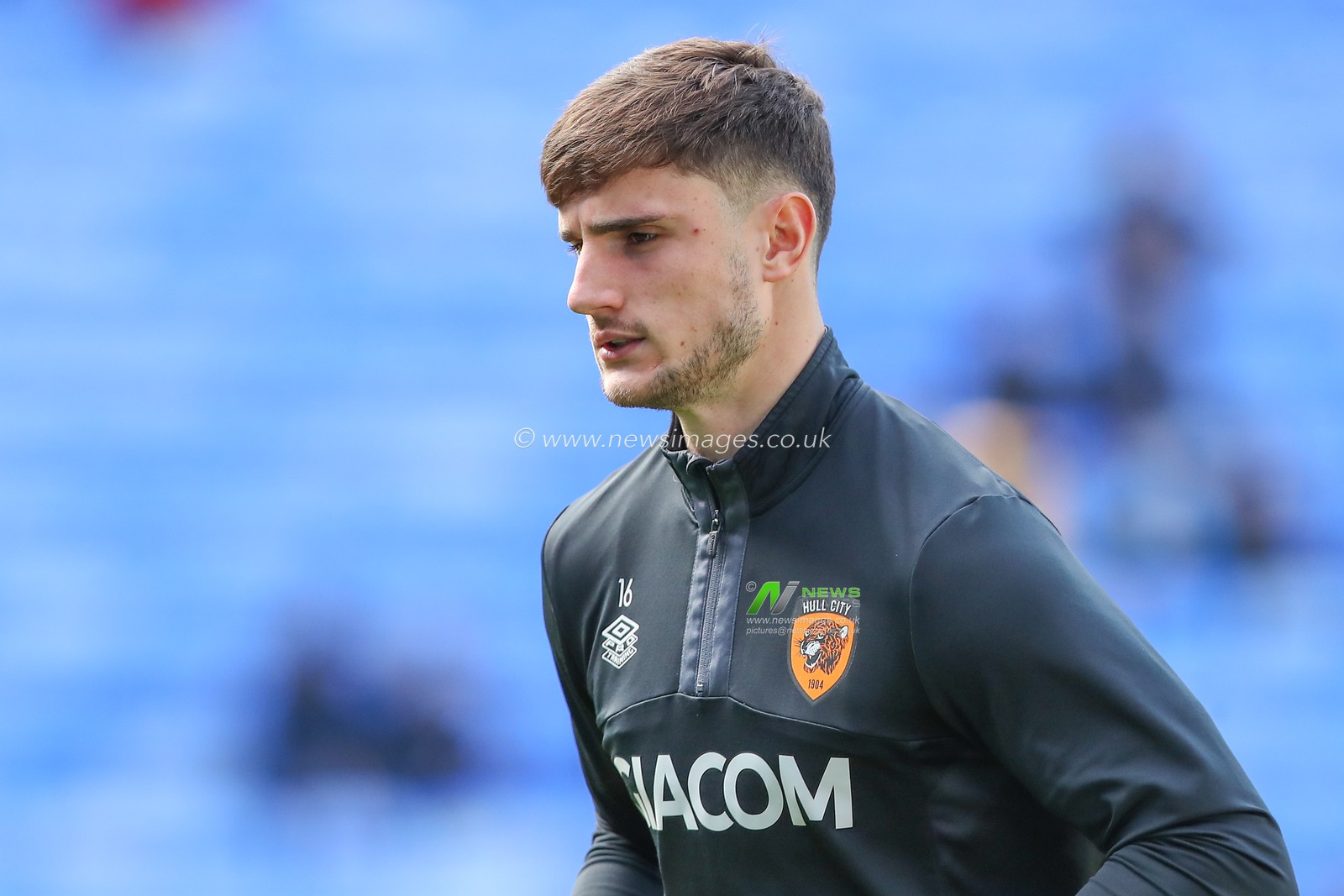 Ryan Longman #16 of Hull City during the pre-game warm up ahead of the Sky Bet Championship match Reading vs Hull City at Select Car Leasing Stadium, Reading, United Kingdom, 18th March 2023

(Photo by Gareth Evans/News Images)