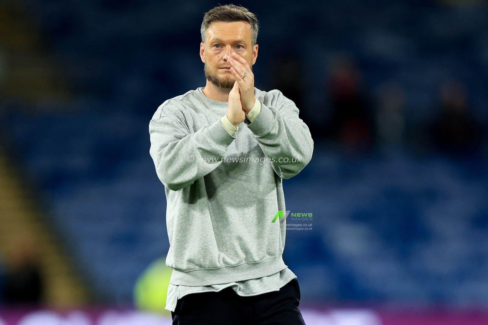 Kim Hellberg manager of Middlesbrough claps fans after 1-1 draw during the Sky Bet Championship match Burnley vs Middlesbrough at Turf Moor, Burnley, United Kingdom on 02 September 2026

(Photo by Jorge Horsted/News Images)