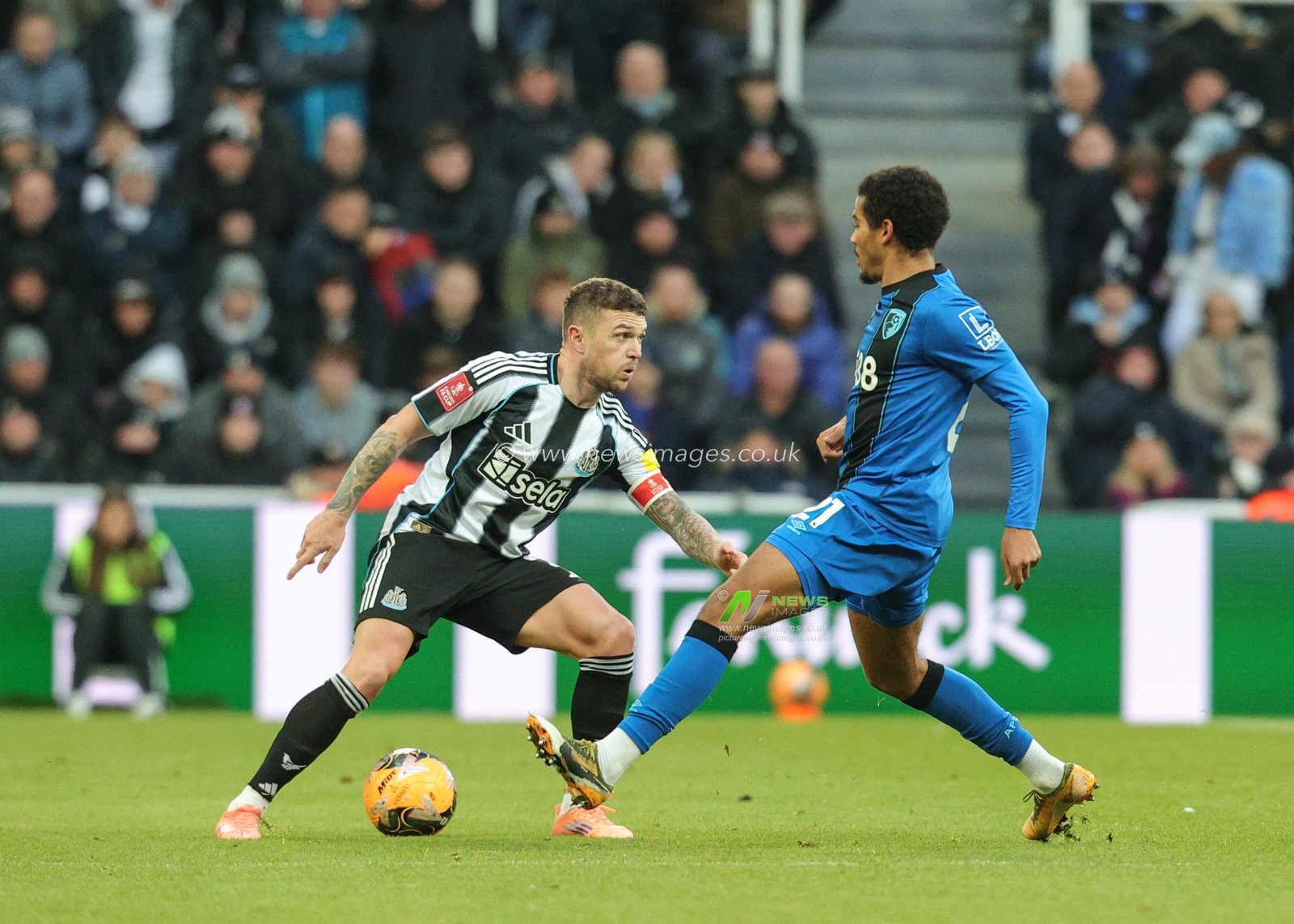 Kieran Trippier of Newcastle United in action during the Emirates FA Cup Third Round match Newcastle United vs Bournemouth at St. James's Park, Newcastle, United Kingdom, 10th January 2026

(Photo by Richard Bierton/News Images)