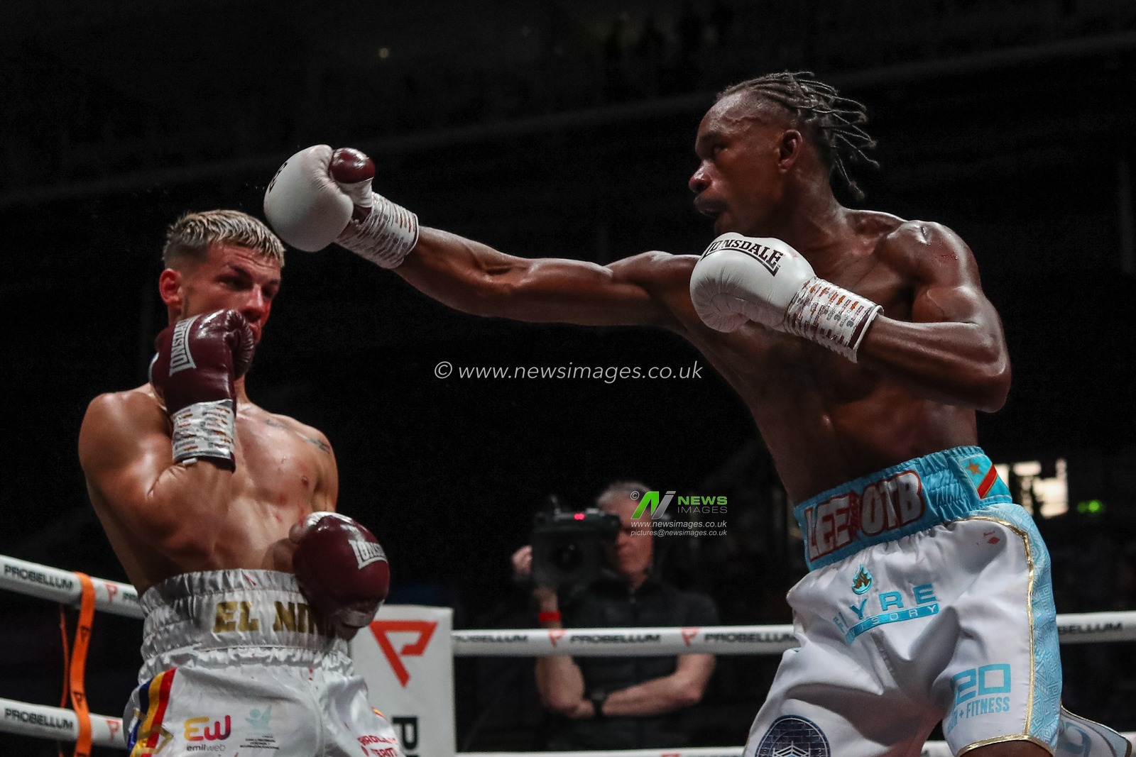 Levi Kinsiona misses a right hook in the Levi Kinsiona vs Alin Florin Ciorceri fight at the Sunny Edwards vs Felix Alvarado card at Utilita Arena, Sheffield, United Kingdom, 11th November 2022

(Photo by Gareth Evans/News Images)
