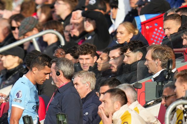 Rodri of Manchester City goes off through injury during the Premier League match Brentford vs Manchester City at The Gtech Community Stadium, London, United Kingdom, 5th October 2025

(Photo by Harvey Murphy/News Images)