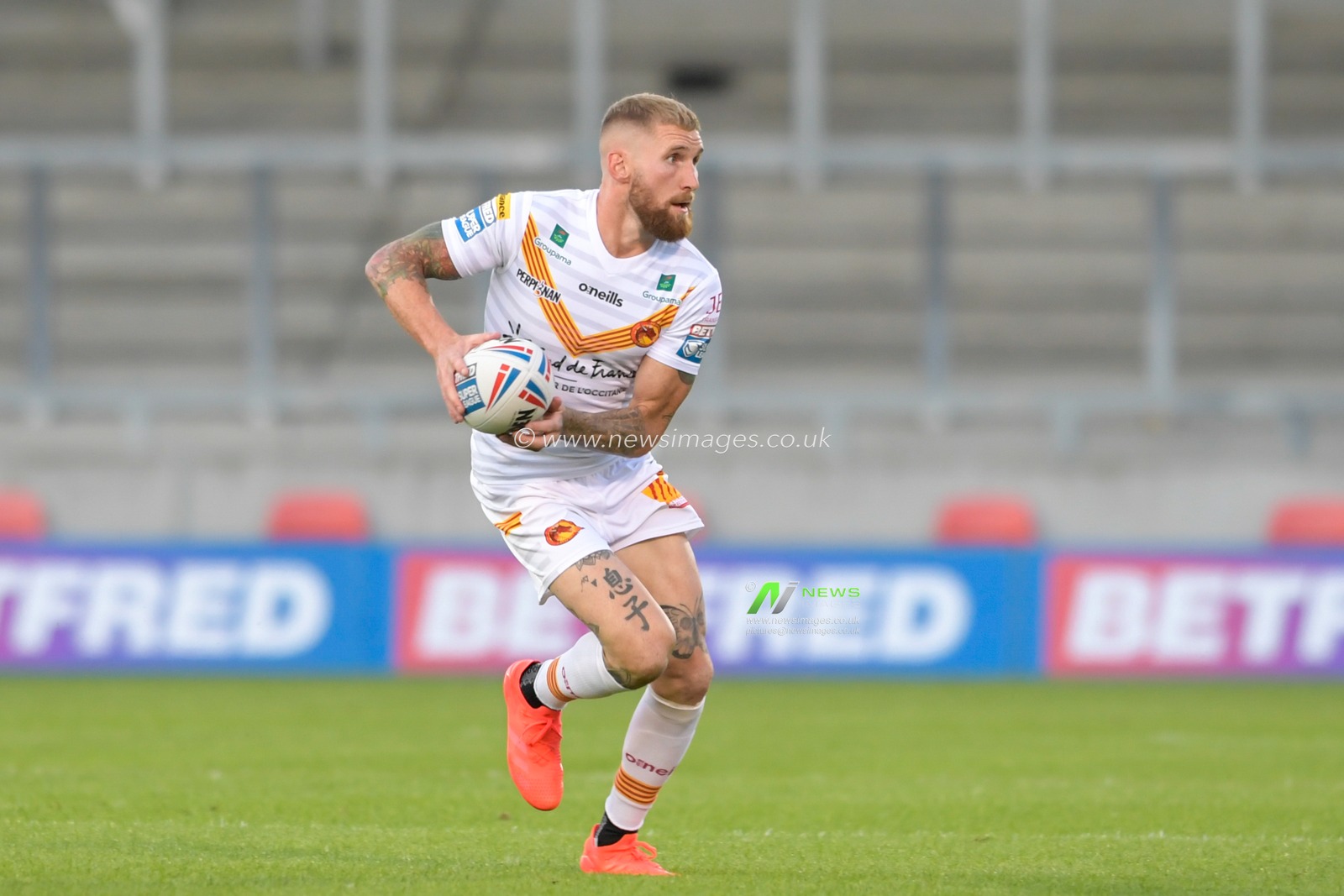 Sam Tomkins (29) of Catalans Dragons with the ball