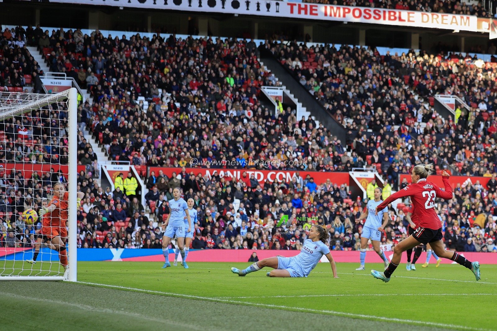 Alessia Russo #23 of Manchester United scores to make it 3-0 during The FA Women's Super League match Manchester United Women vs Aston Villa Women at Old Trafford, Manchester, United Kingdom, 3rd December 2022

(Photo by Conor Molloy/News Images)