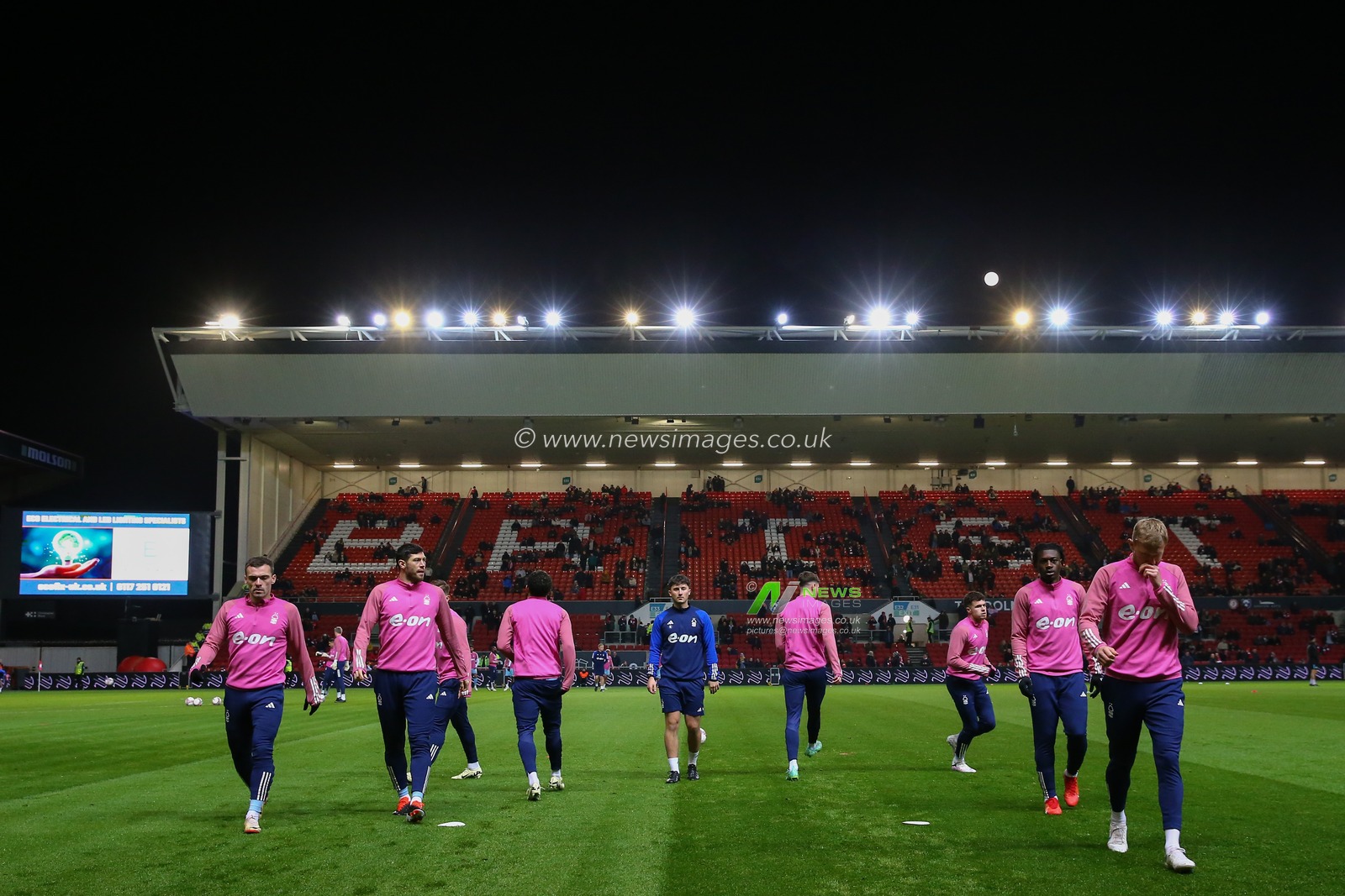 Nottingham Forest players during the pre-game warm up ahead of the Emirates FA Cup Fourth Round match Bristol City vs Nottingham Forest at Ashton Gate, Bristol, United Kingdom, 26th January 2024

(Photo by Gareth Evans/News Images)