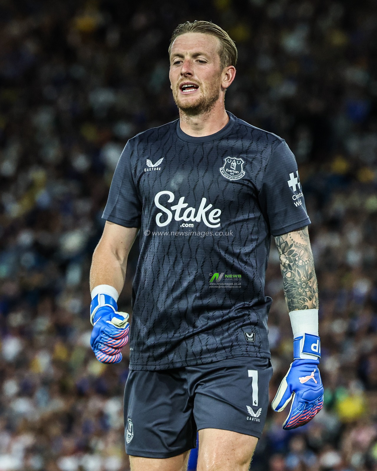 Jordan Pickford of Everton during the Premier League match Leeds United vs Everton at Elland Road, Leeds, United Kingdom, 18th August 2025

(Photo by Mark Cosgrove/News Images)