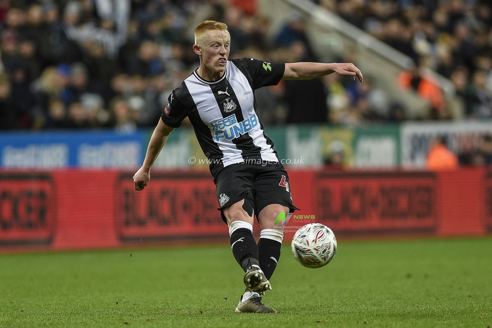 14th January 2020, St. James's Park, Newcastle, England; Emirates FA Cup, Newcastle United v Rochdale : Matthew Longstaff (43) of Newcastle United crosses the ball

Credit: Iam Burn/News Images