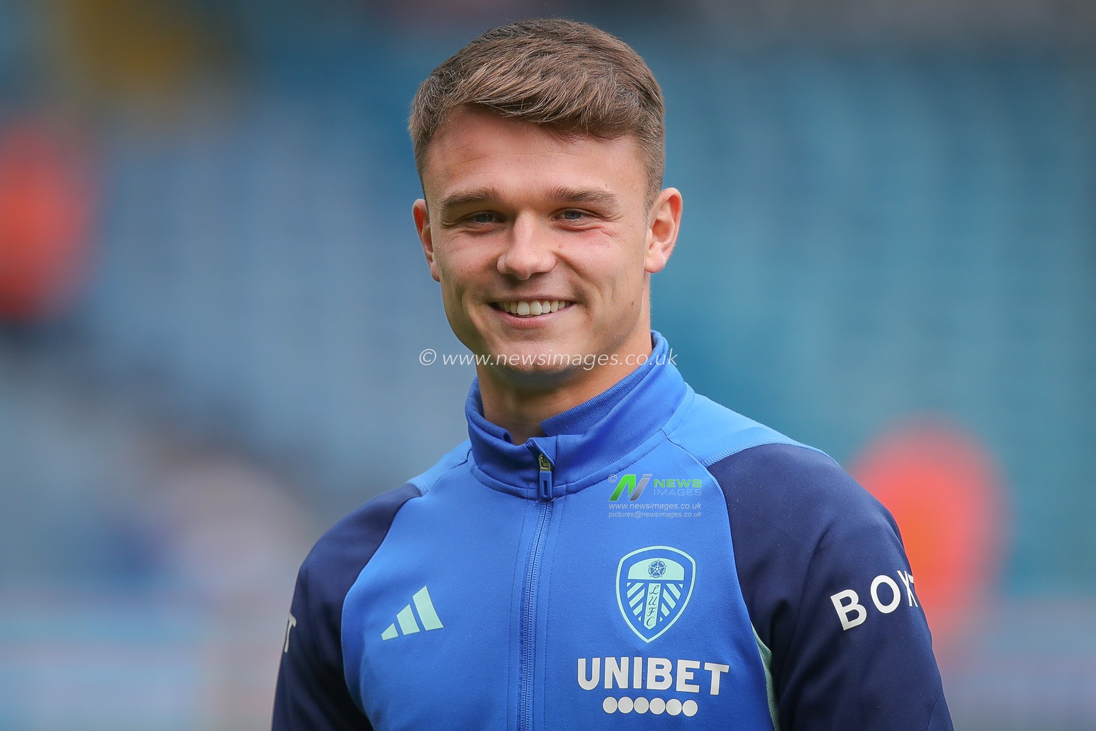 Jamie Shackleton #17 of Leeds United during the pre match pitch inspection Sky Bet Championship match Leeds United vs Watford at Elland Road, Leeds, United Kingdom, 23rd September 2023

(Photo by James Heaton/News Images)