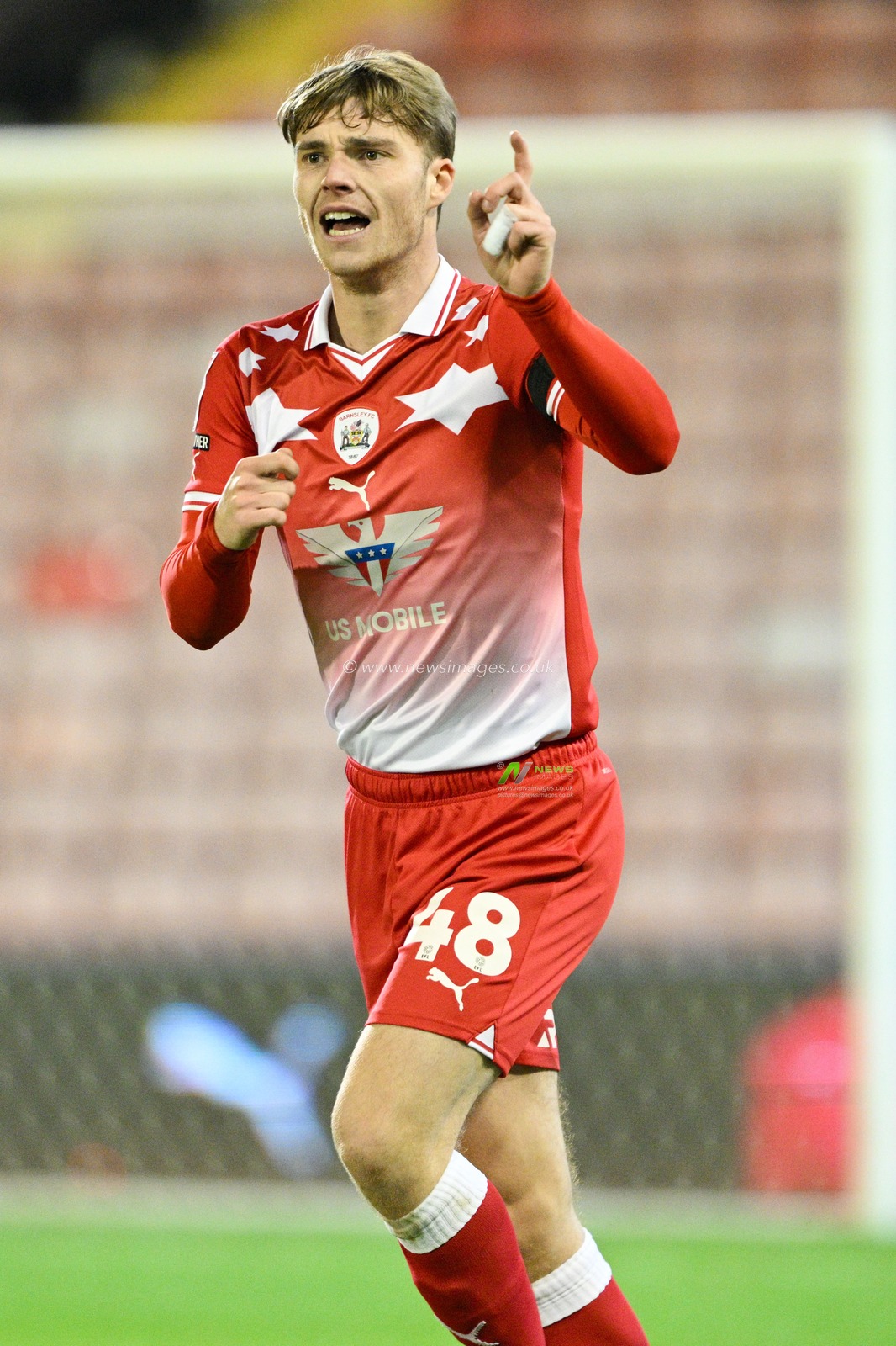 Luca Connell #48 of Barnsley, during the Sky Bet League 1 match Barnsley vs Wycombe Wanderers at Oakwell, Barnsley, United Kingdom, 28th November 2023

(Photo by Cody Froggatt/News Images)