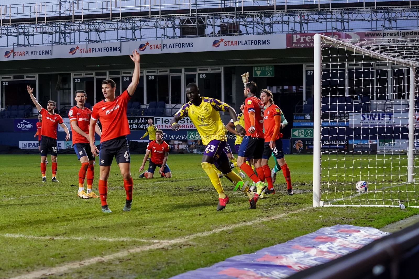 Mouhamadou-Naby Sarr #23 of Huddersfield Town celebrates scoring his goal to make it 1:1