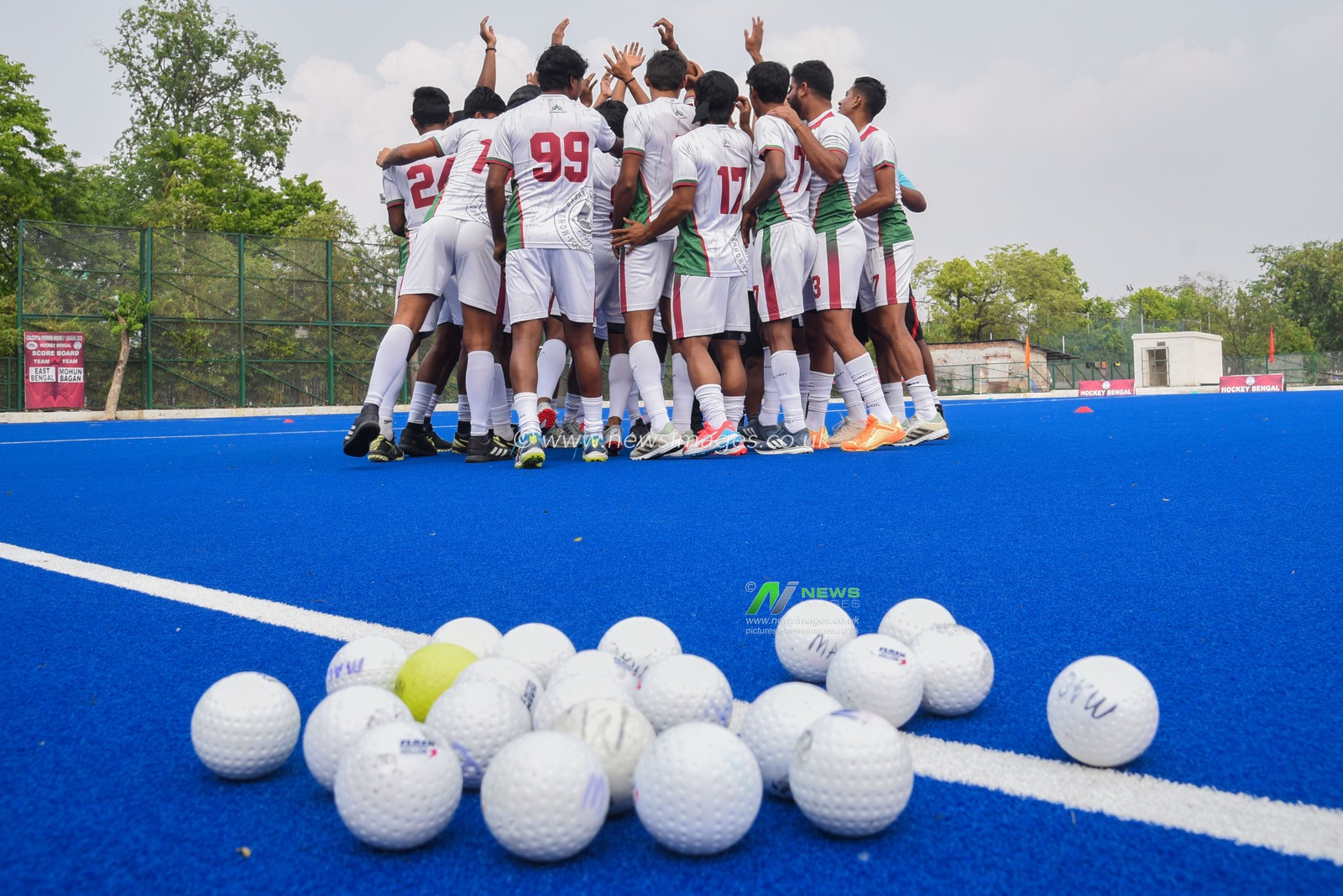 Mohan Bagan AC  hockey player team meeting before start the final match  during the Calcutta Premier Hockey League 2025 final  match between Mohan Bagan AC and East Bengal Club at Dumurjala Sports Complex in Howrah,West Bengal,India on March 23,2025,Pictures by Debajyoti Chakraborty.(Photo: Debajyoti Chakraborty/News Images)