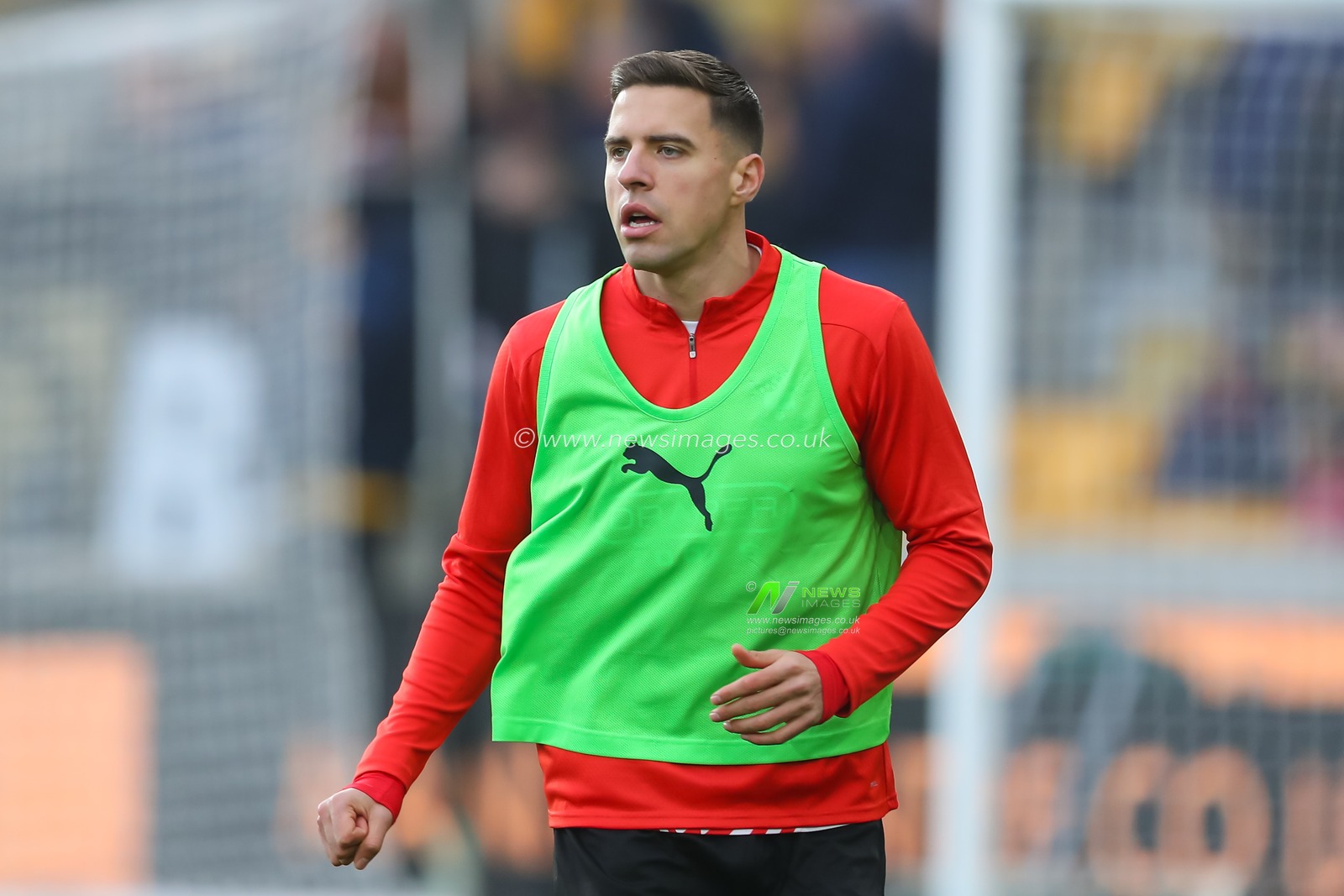 Jan Bednarek of Southampton warms up ahead of the Premier League match Wolverhampton Wanderers vs Southampton at Molineux, Wolverhampton, United Kingdom, 9th November 2024

(Photo by Gareth Evans/News Images)