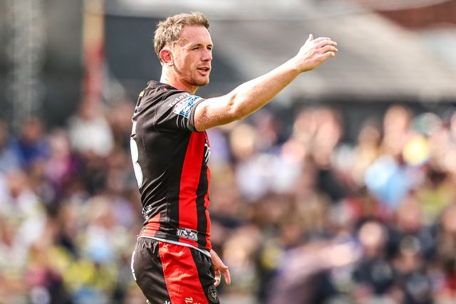 Ben Currie of Warrington Wolves gives team mates instructions during the Betfred Super League round 26 match Wakefield Trinity vs Warrington Wolves at DIY Kitchens Stadium, Wakefield, United Kingdom on 05 September 2026

(Photo by Alfie Cosgrove/News Images)