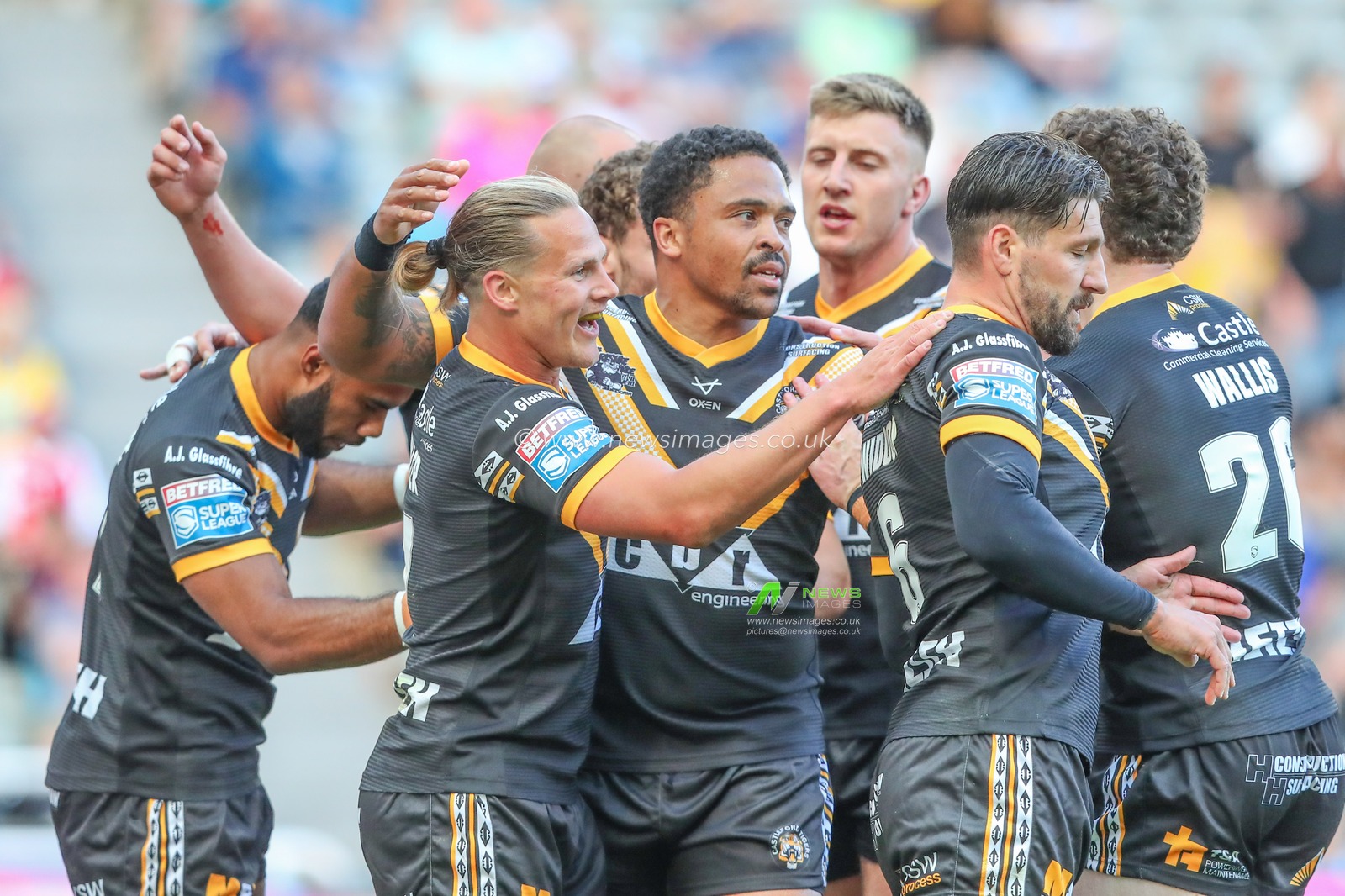 Jacob Miller #7 of Castleford Tigers celebrates his try during the Betfred Super League Magic Weekend match Leeds Rhinos vs Castleford Tigers at St. James's Park, Newcastle, United Kingdom, 3rd June 2023

(Photo by Gareth Evans/News Images)