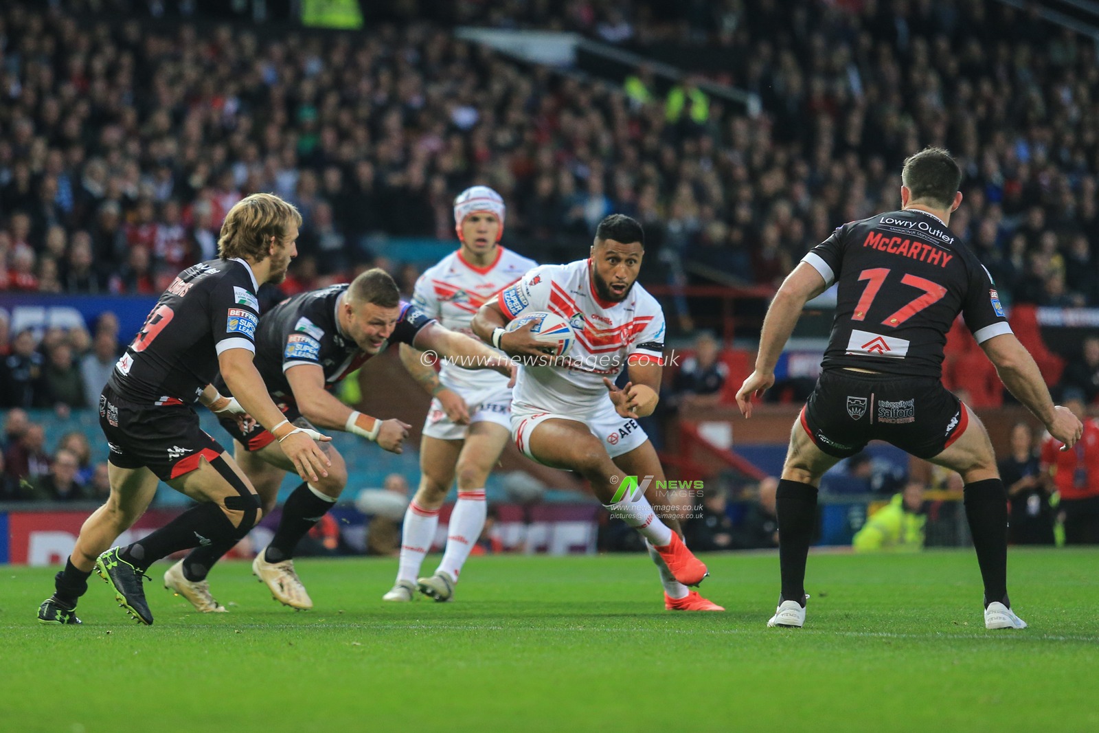 12th October 2019, Old Trafford, Manchester, England; The Grand Final 2019, Saint Helens v Salford Red Devils : Dominique Peyroux (17) of St Helens runs at the Salford defence

Credit: David Greaves/News Images