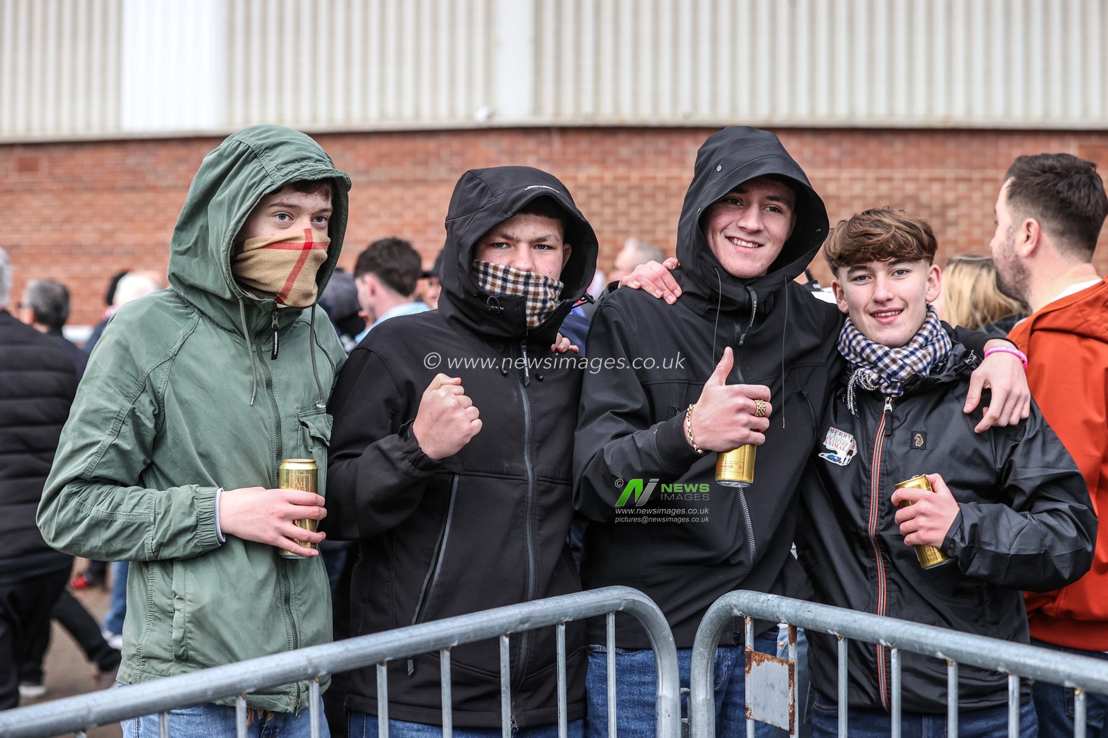 Sunderland fans have a group photo during the Premier League match Sunderland vs Newcastle United at Stadium Of Light, Sunderland, United Kingdom, 14th December 2025

(Photo by Alfie Cosgrove/News Images)

*** GER AUT SUI OUT ***