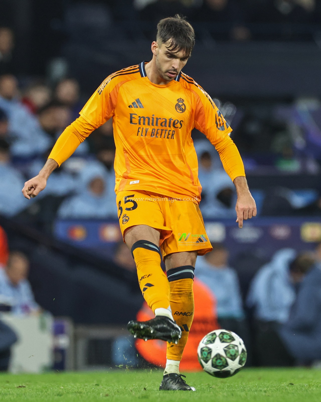 RaÃºl Asencio of Real Madrid during the UEFA Champions League Knockout Round Play-off Manchester City v Real Madrid at Etihad Stadium, Manchester, United Kingdom, 11th February 2025

(Photo by Mark Cosgrove/News Images)