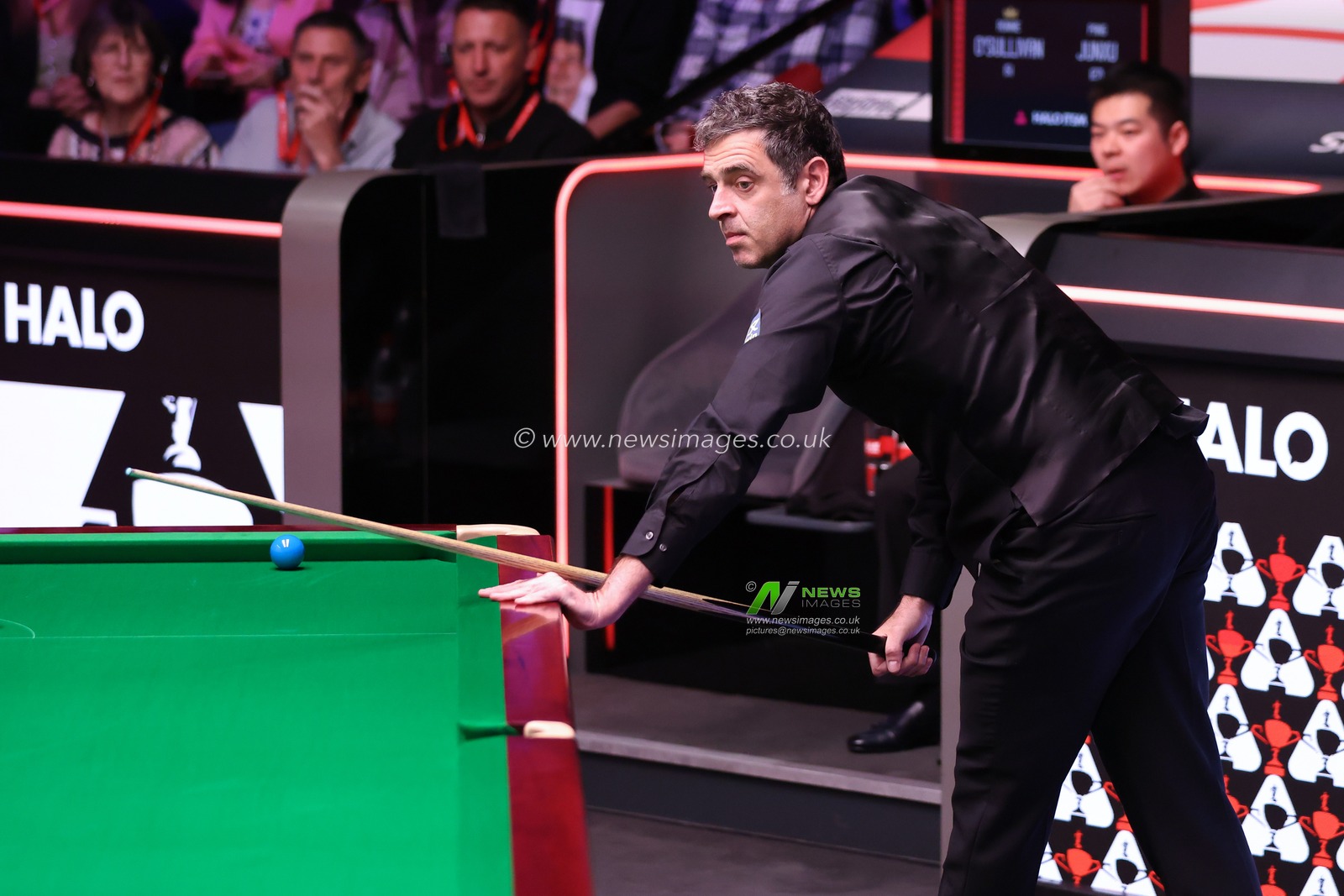 Ronnie O'Sullivan of England during the game against Pang Junxu of China on day ten of the 2025 Halo World Snooker Championship at Crucible Theatre, Sheffield, United Kingdom, 28th April 2025

(Photo by Alex Roebuck/News Images)