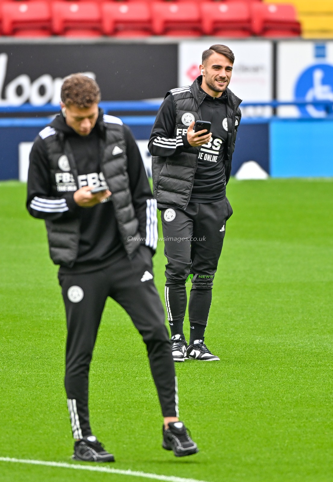 Harry Winks #8 of Leicester City inspects the pitch ahead of the match, during the Sky Bet Championship match Blackburn Rovers vs Leicester City at Ewood Park, Blackburn, United Kingdom, 1st October 2023

(Photo by Cody Froggatt/News Images)